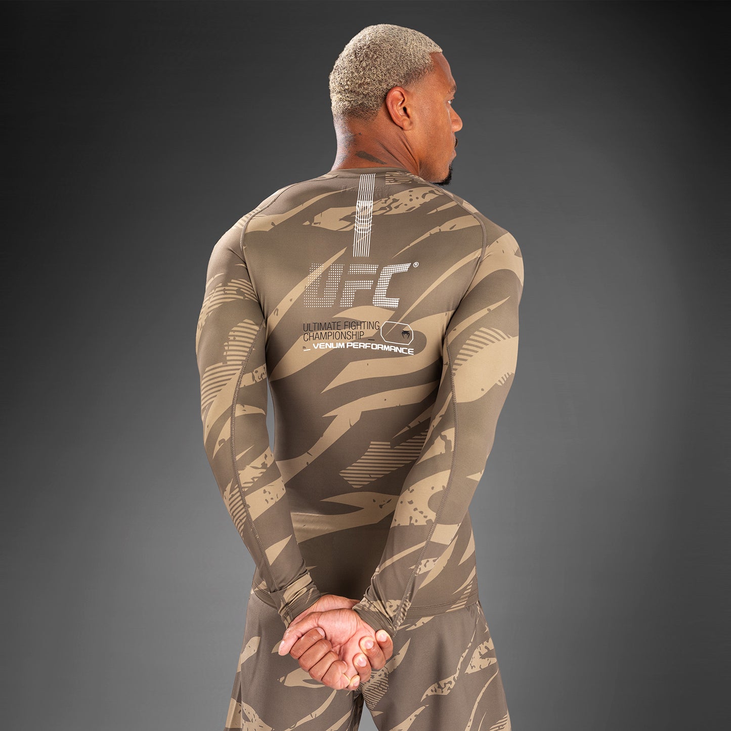 UFC Adrenaline by Venum Fight Week 퍼포먼스 긴팔 래쉬가드 – 듄 카모