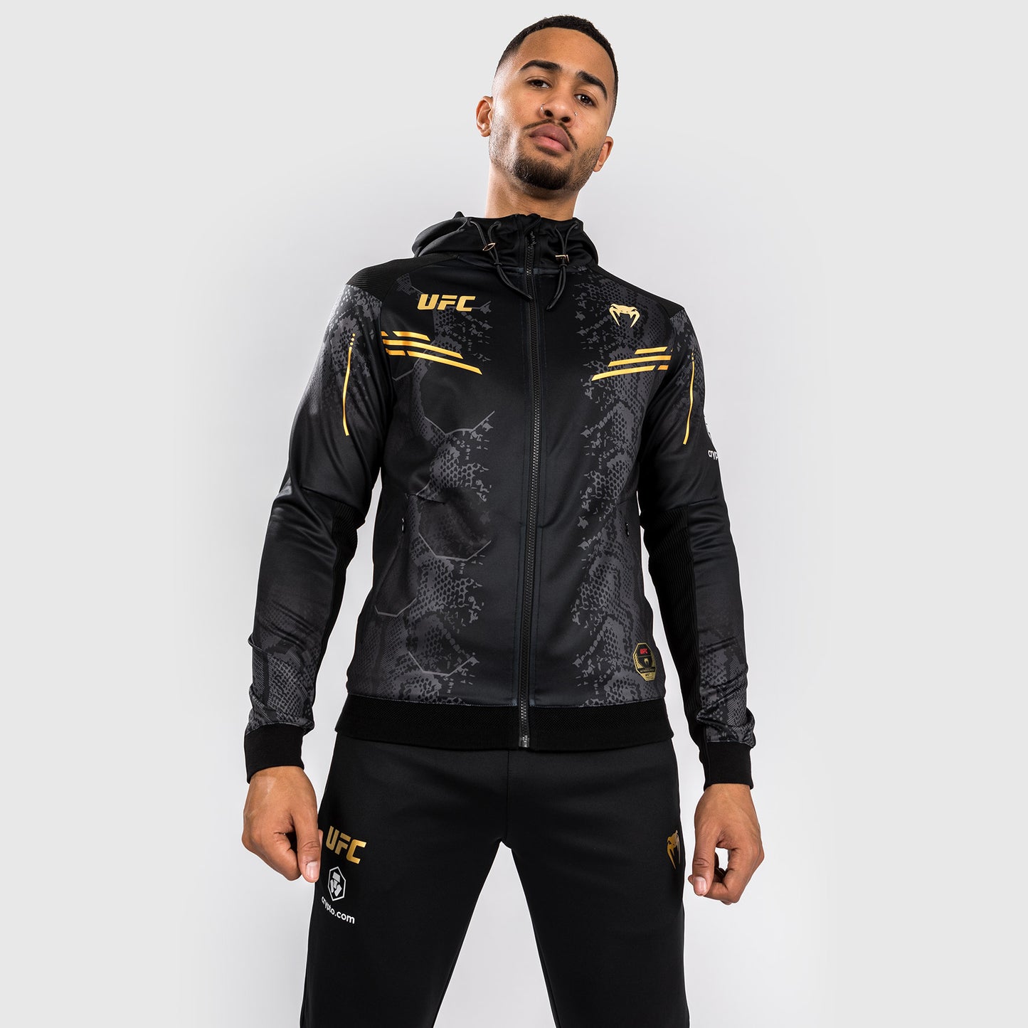 UFC Adrenaline by Venum Authentic Fight Night 남성용 워크아웃 후디 – 챔피언