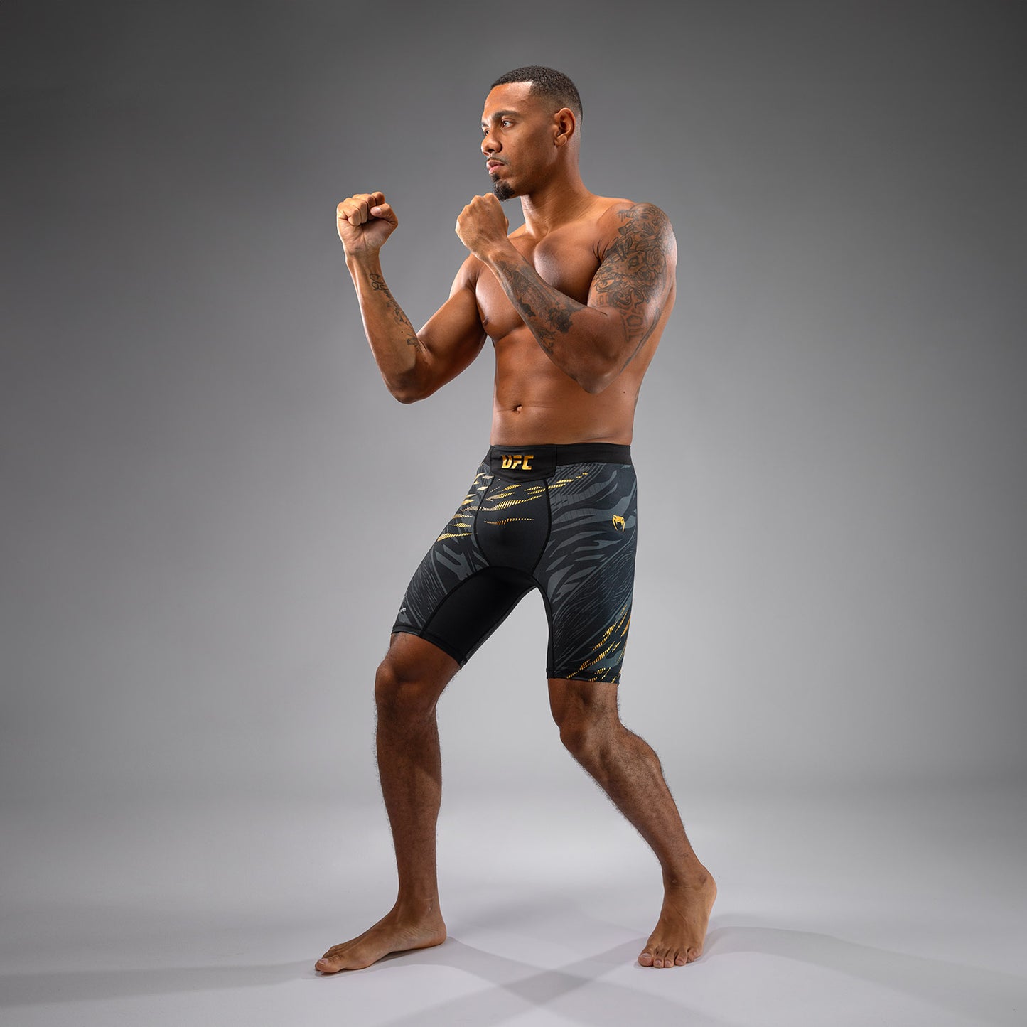 UFC Fusion by Venum Authentic Fight Night 남성용 발리 투도 쇼츠 – 챔피언