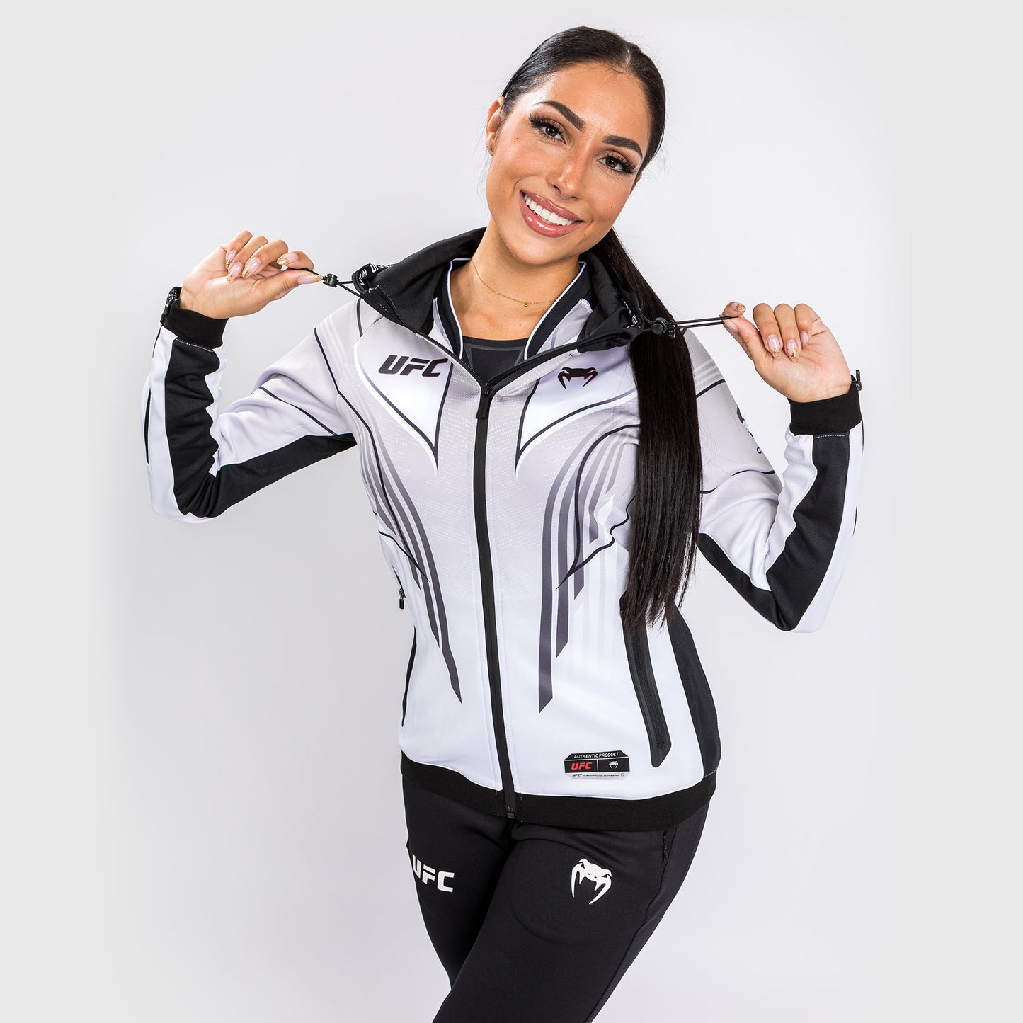 UFC Venum Authentic Fight Night 2.0 키트 by Venum 여성용 워크아웃 후디 – 화이트