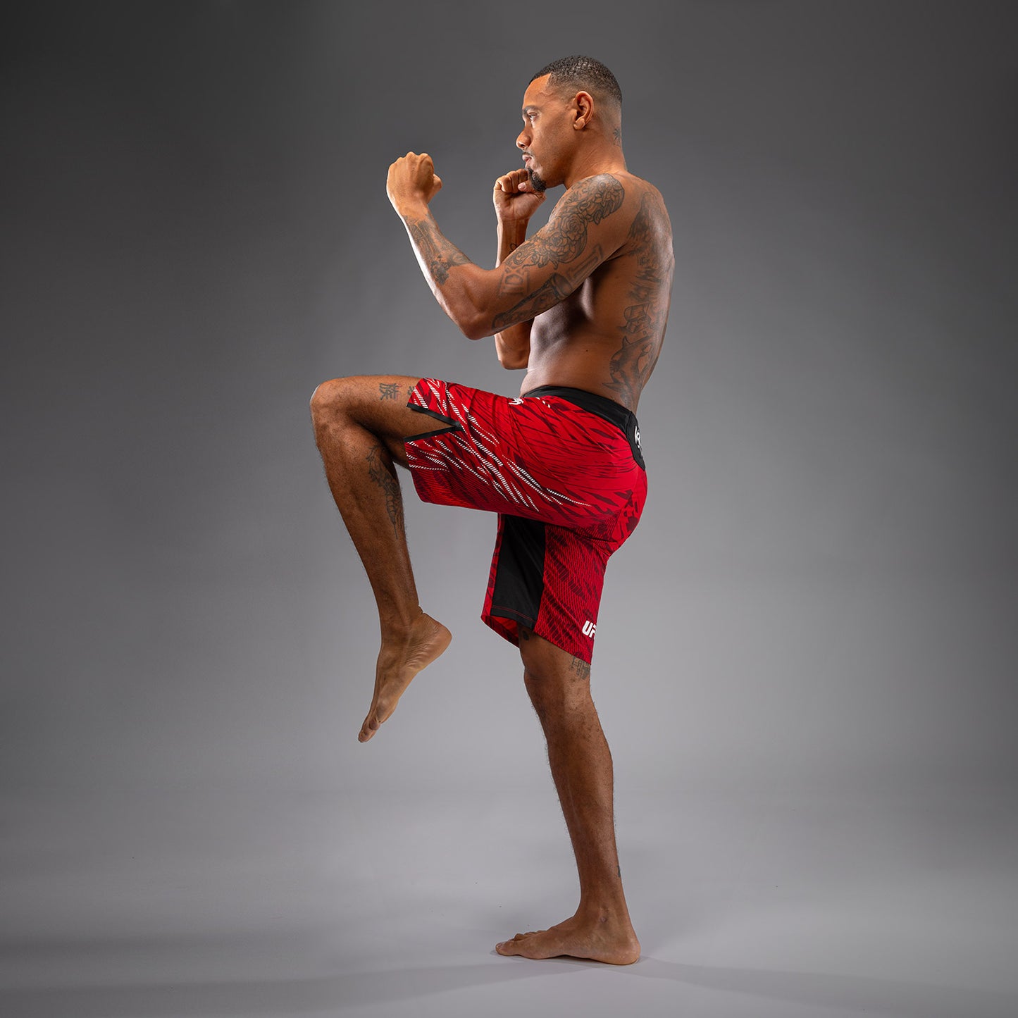 UFC Fusion by Venum Authentic Fight Night 남성용 파이트 쇼츠 – 롱 핏 – 레드