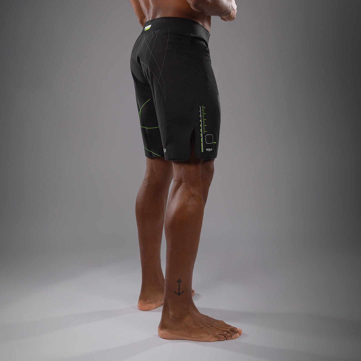 Venum Training Camp 4.0 파이트 쇼츠 – 블랙/네온 옐로우