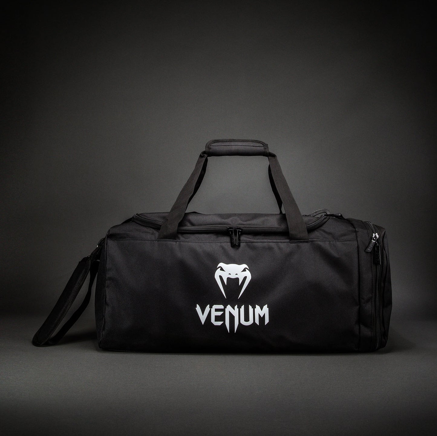 Venum Essential 스포츠백 (37L) – 블랙
