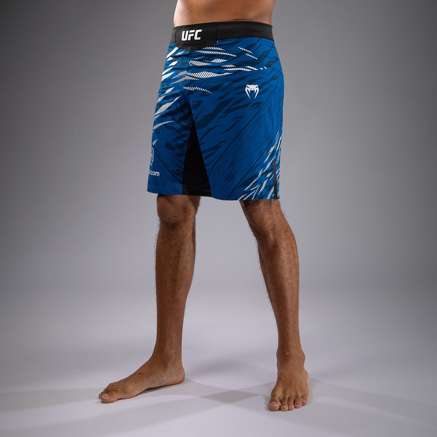 UFC Fusion by Venum Authentic Fight Night 남성용 파이트 쇼츠 – 롱 핏 – 블루