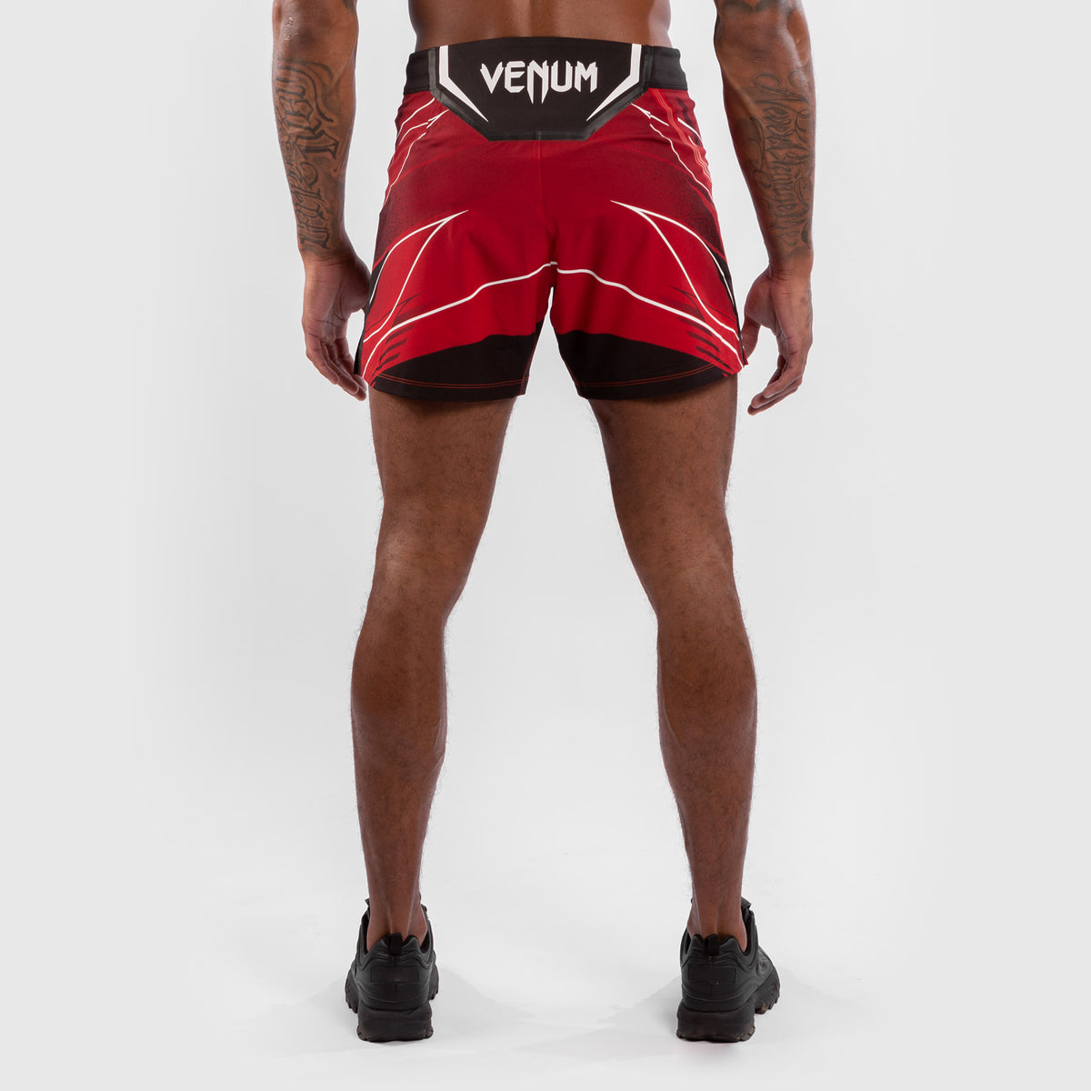 Venum UFC Authentic Fight Night 남성 쇼츠 – 레드