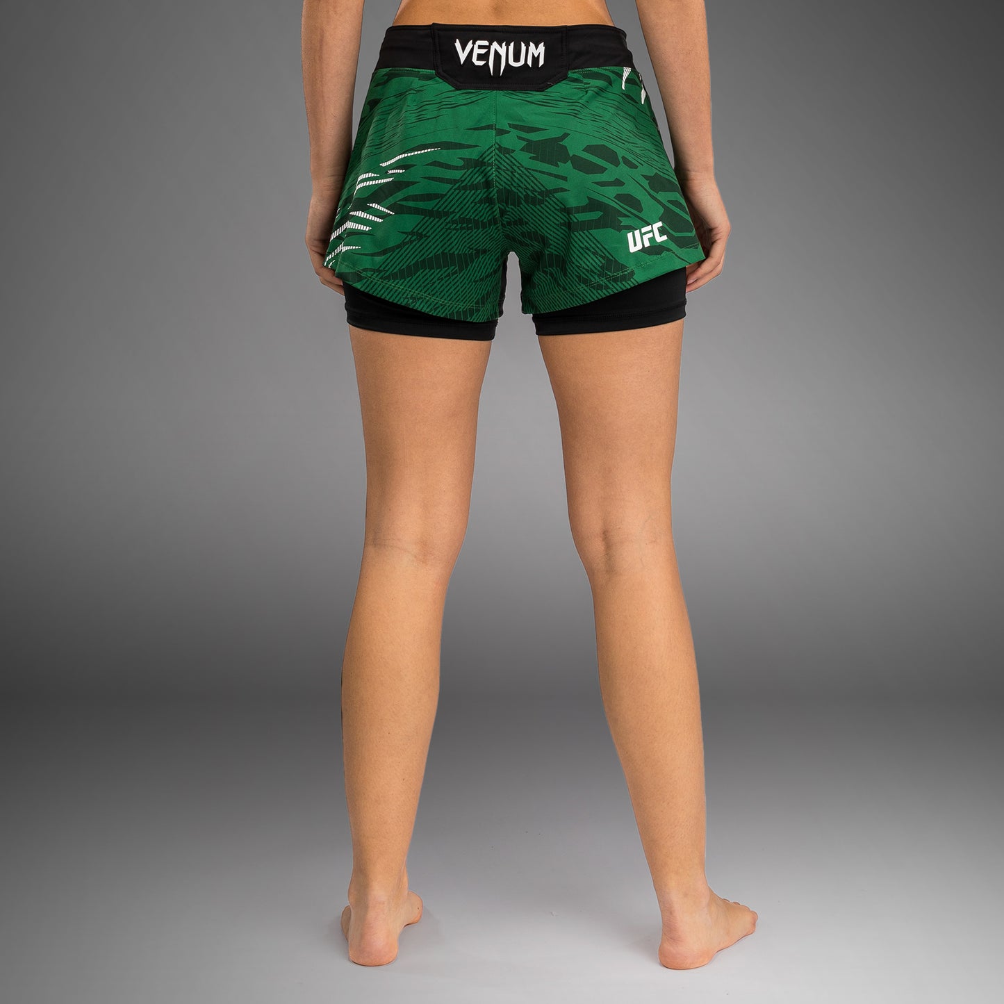 UFC Fusion by Venum 여성용 파이트 쇼츠 – 그린