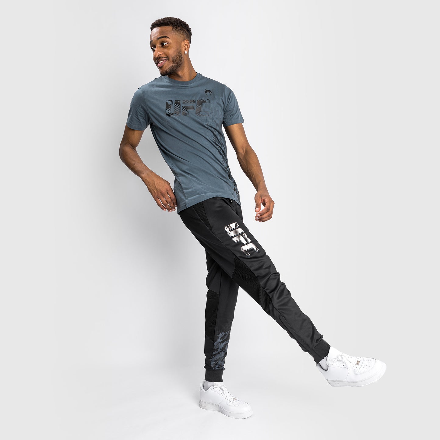UFC Venum Authentic Fight Week 남성용 팬츠 – 블랙