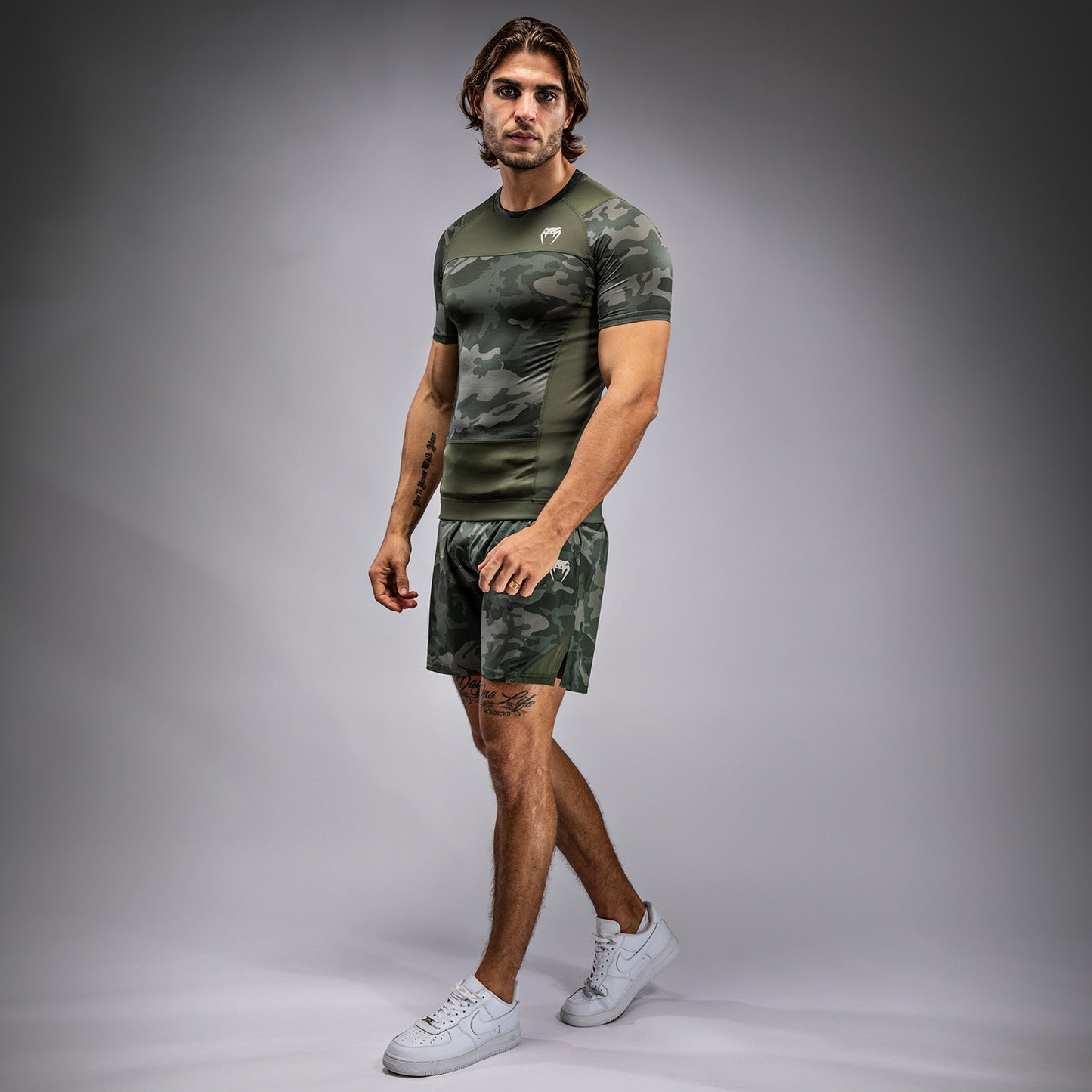 Venum G-Fit Air 남성용 반팔 래쉬가드 – 아미 카모