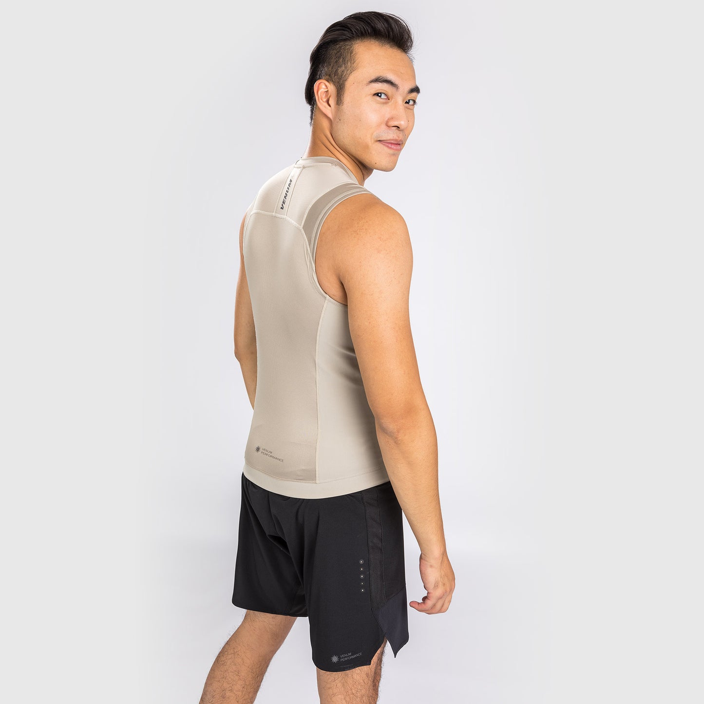 Venum G-Fit Air 래쉬가드 민소매 – 샌드