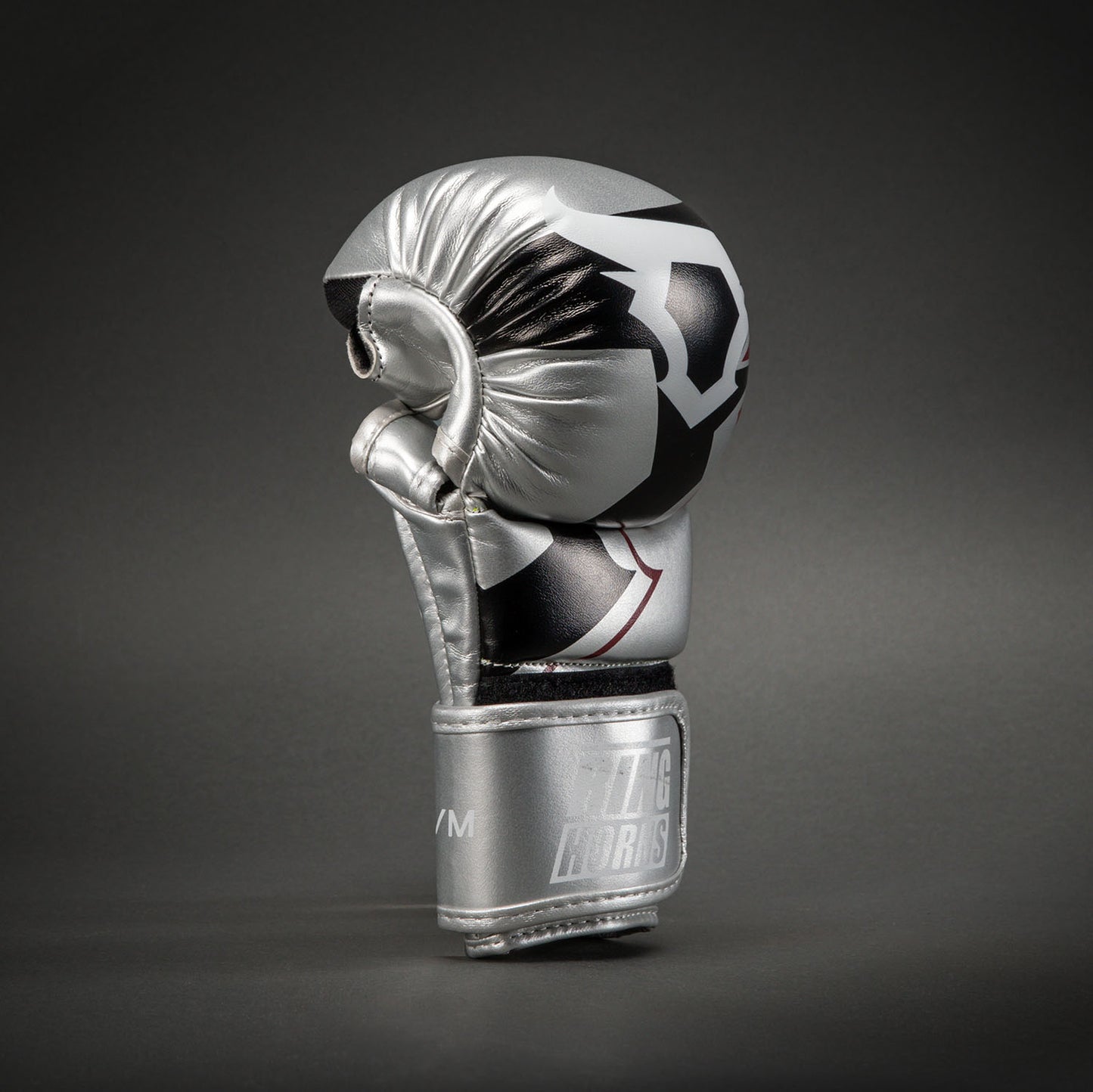 Ringhorns Charger by Venum MMA 스파링 글러브 – 실버/블랙