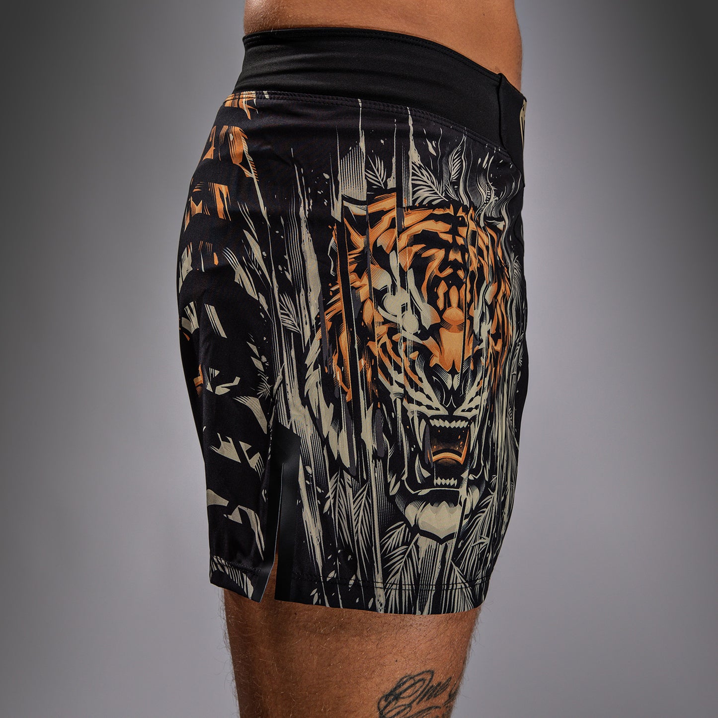 Venum Tiger 남성용 파이트 쇼츠 – 블랙/네온 오렌지