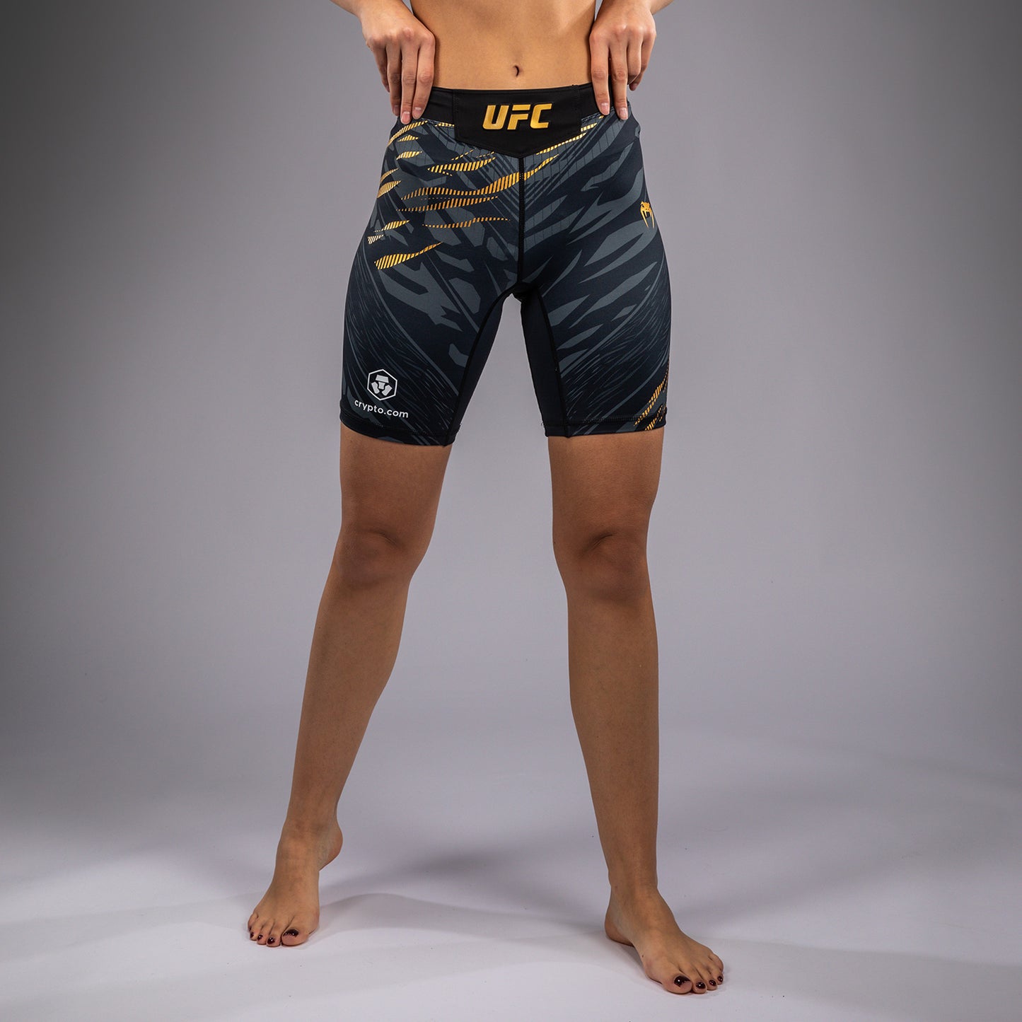UFC Fusion by Venum 여성용 발리 투도 쇼츠 – 롱 핏 – 챔피언