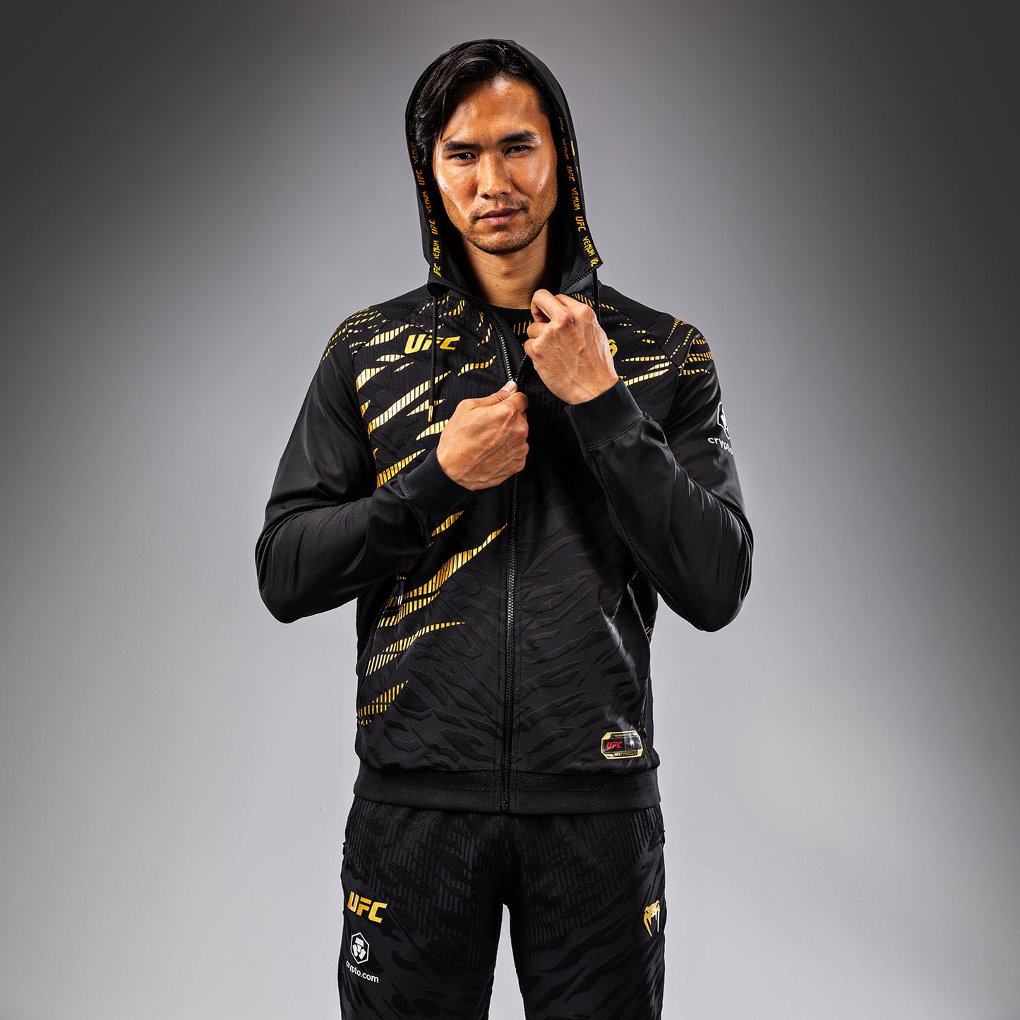 UFC Fusion by Venum Authentic Fight Night 남성용 워크아웃 후디 – 챔피언