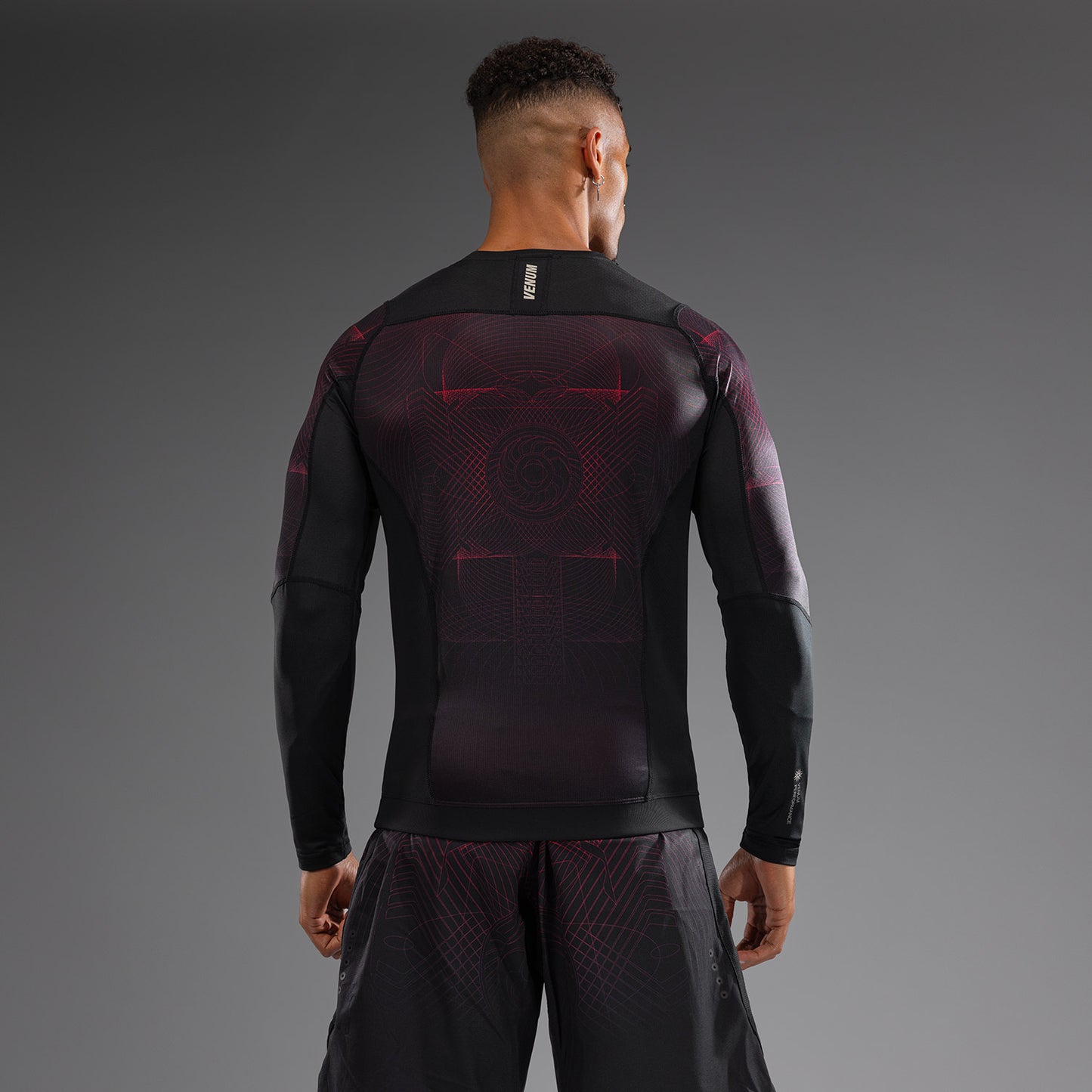 Venum G-Fit Air 남성용 긴팔 래쉬가드 – 딥 블랙/파이어 레드