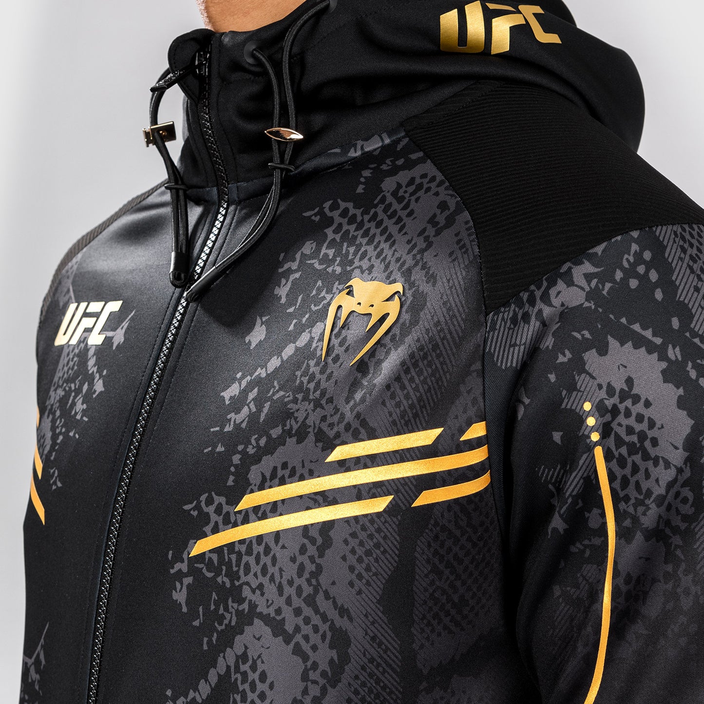 UFC Adrenaline by Venum Authentic Fight Night 남성용 워크아웃 후디 – 챔피언