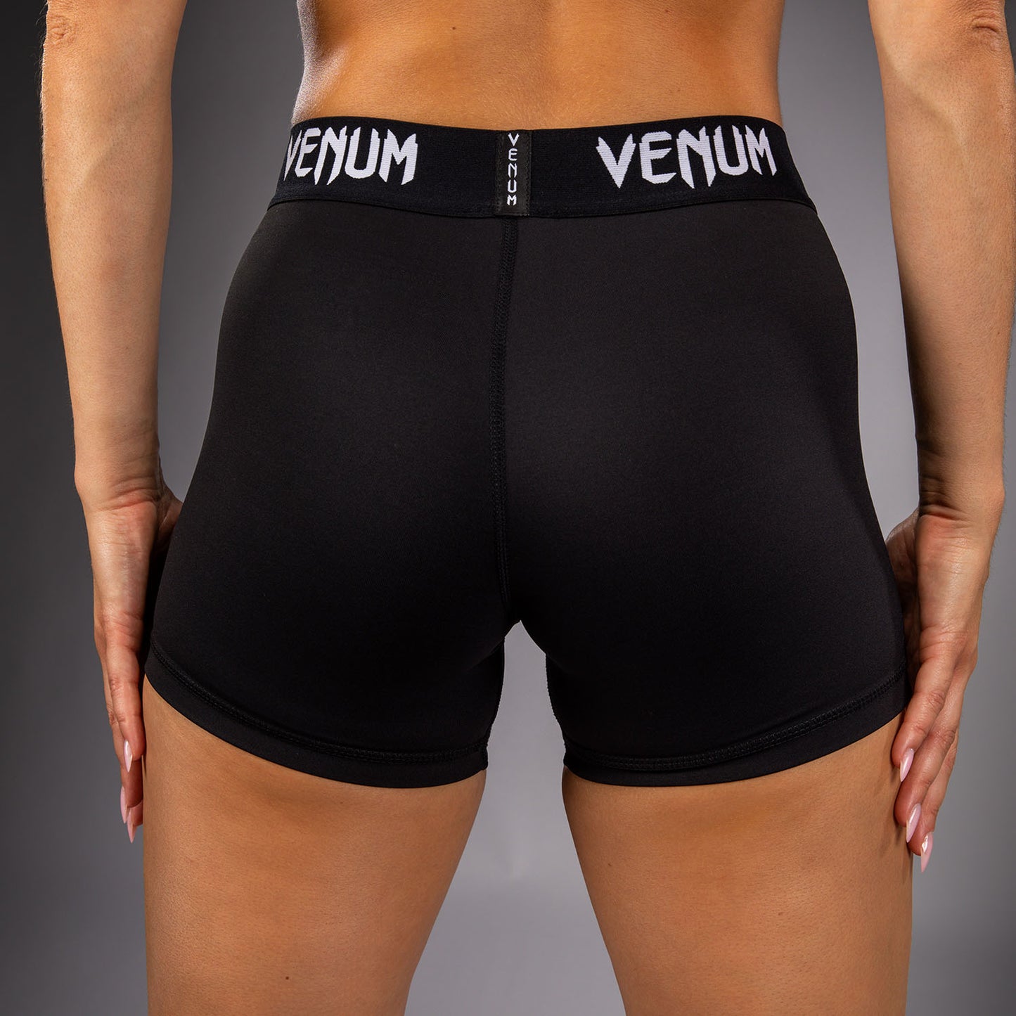 Venum UFC Unity by Venum Authentic Fight Week 여성 기능성 컴프레션 쇼츠 - 블랙
