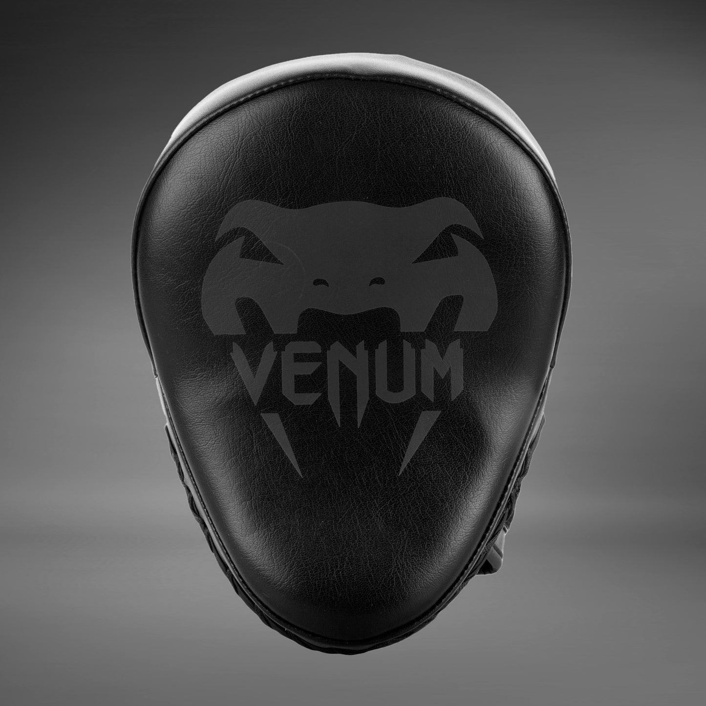 Venum Light Focus 미트 - 블랙/블랙 (1쌍)