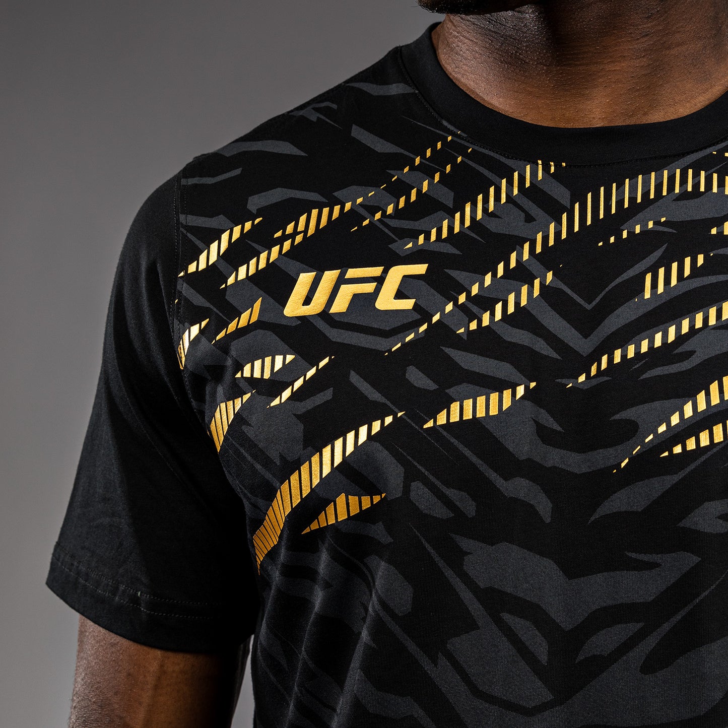 UFC Fusion by Venum 남성용 반팔 티셔츠 – 챔피언