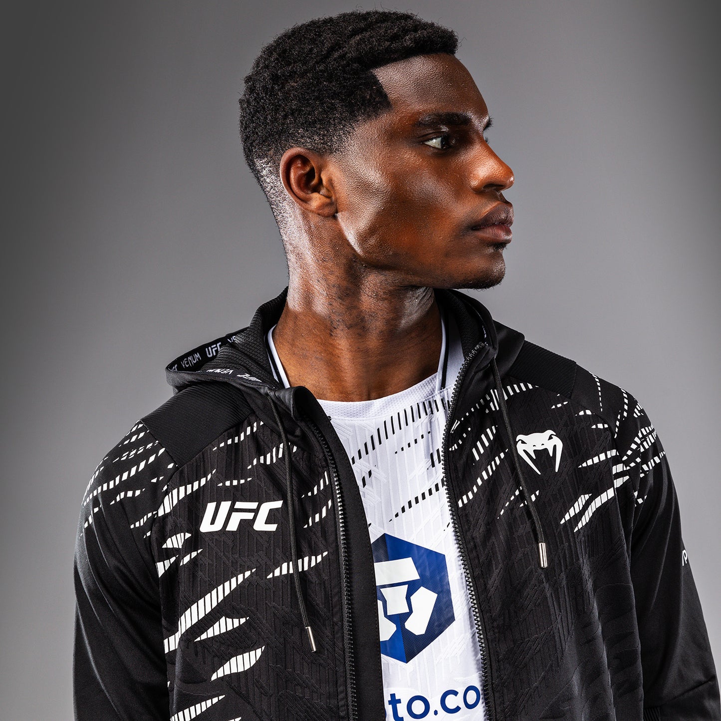 UFC Fusion by Venum Authentic Fight Night 남성용 워크아웃 후디 – 블랙
