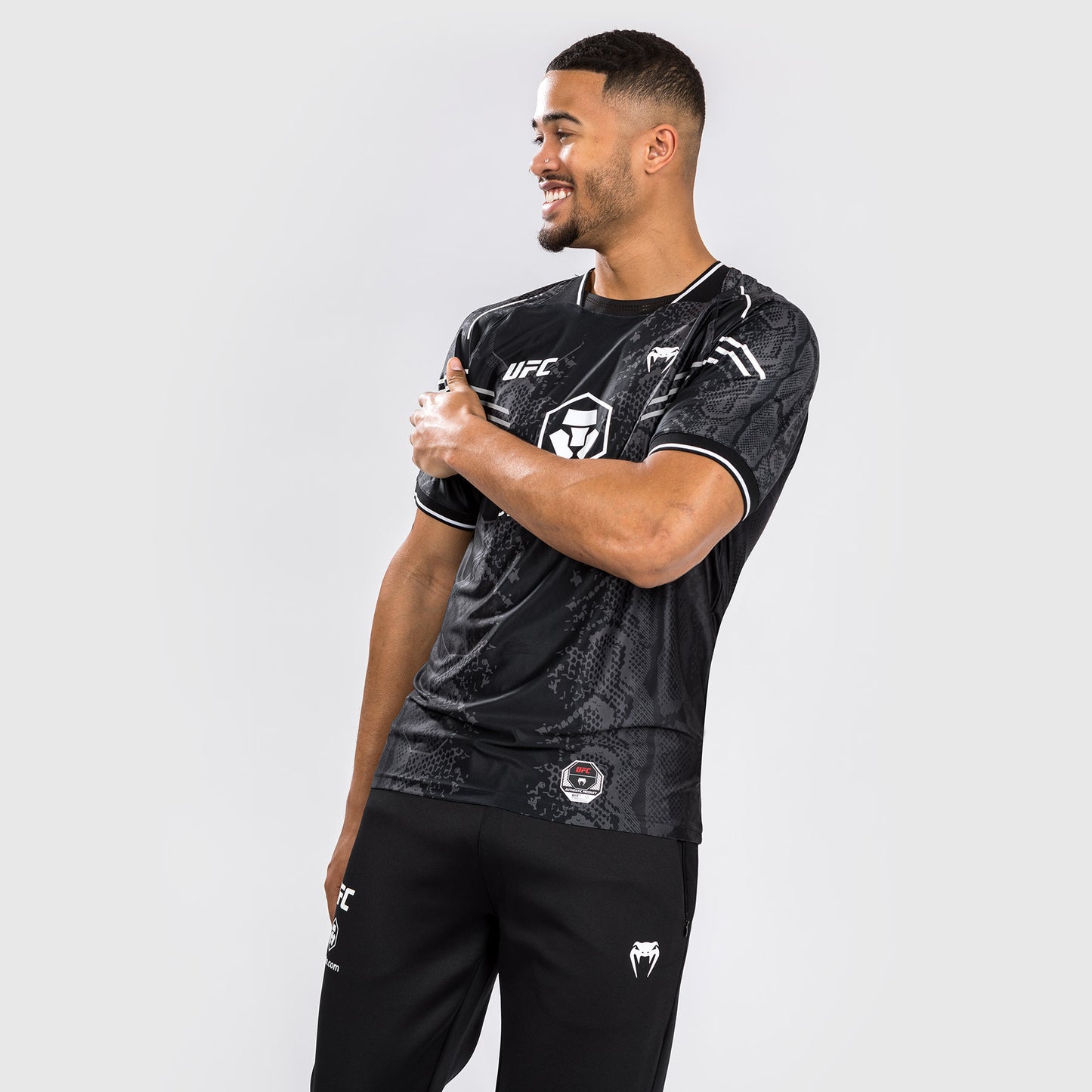 UFC Adrenaline by Venum Authentic Fight Night 남성용 워크아웃 저지 – 블랙