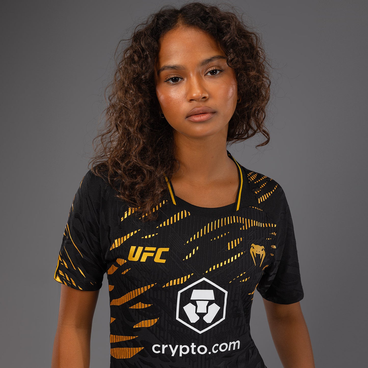 UFC Fusion by Venum Authentic Fight Night 여성용 워크아웃 저지 – 챔피언