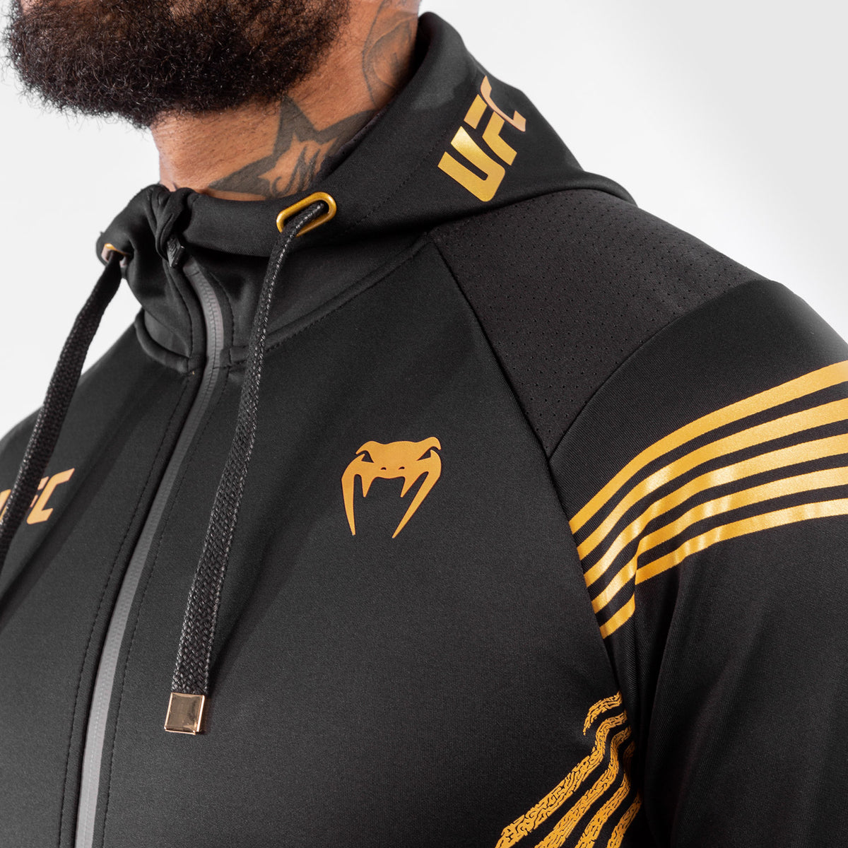 Venum UFC Authentic Fight Night 남성 워크아웃 후디 – Champion