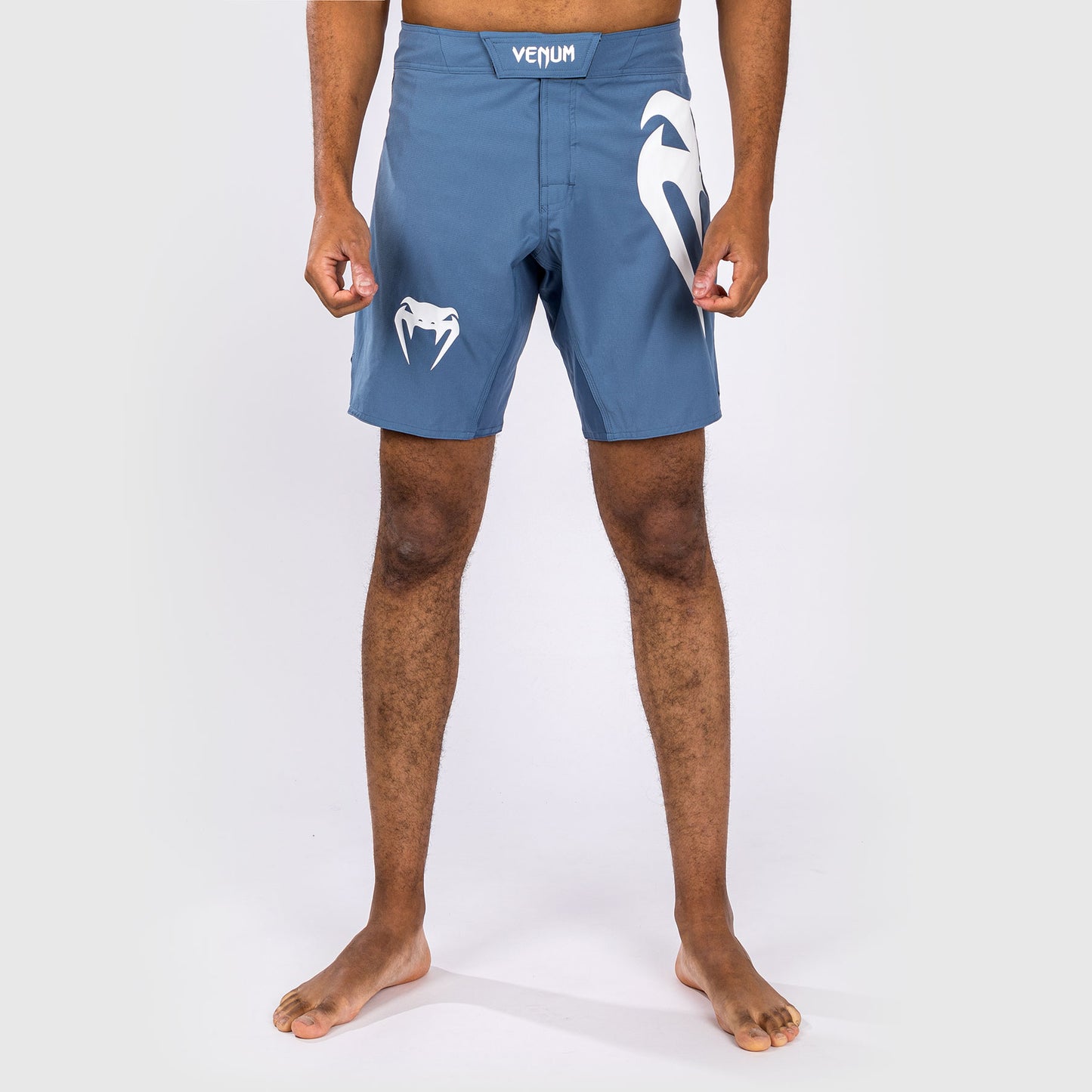 Venum Light 5.0 파이트 쇼츠 – 블루/화이트