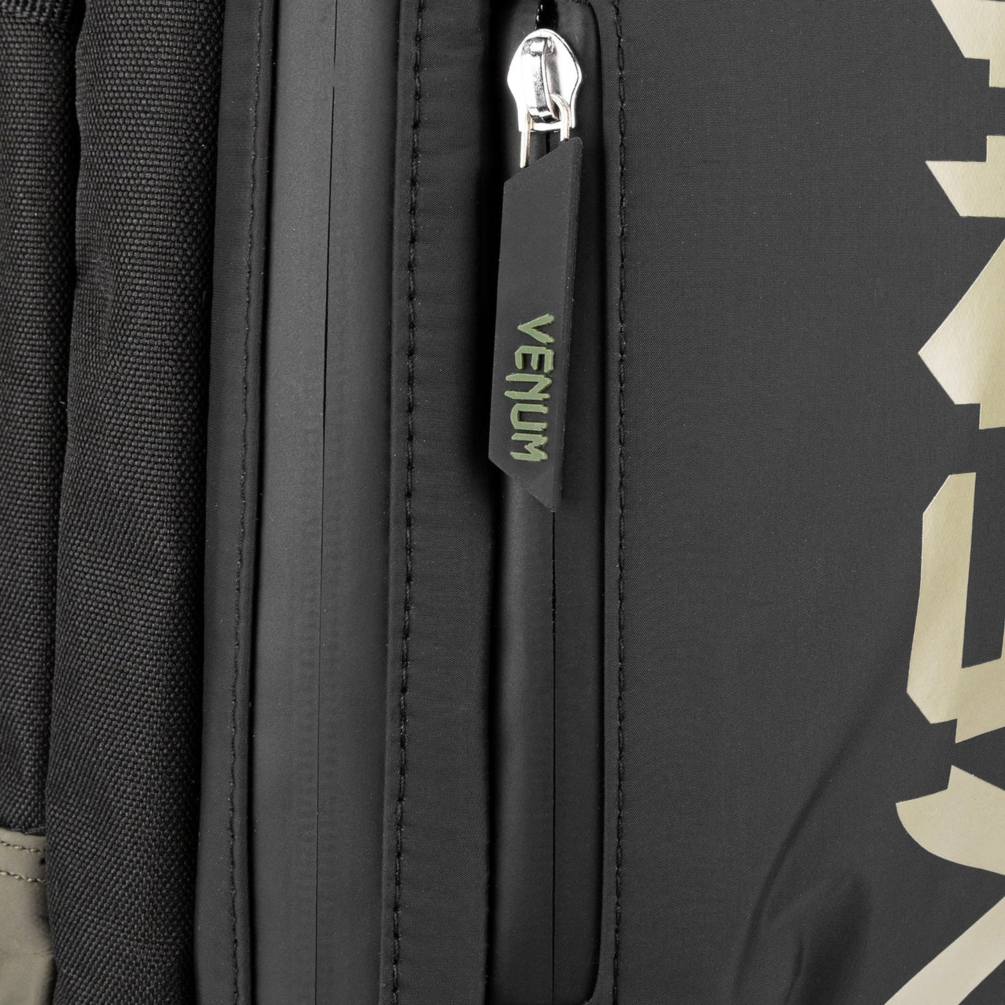 Venum Challenger Pro Evo 백팩 (20-25L) – 카키/블랙