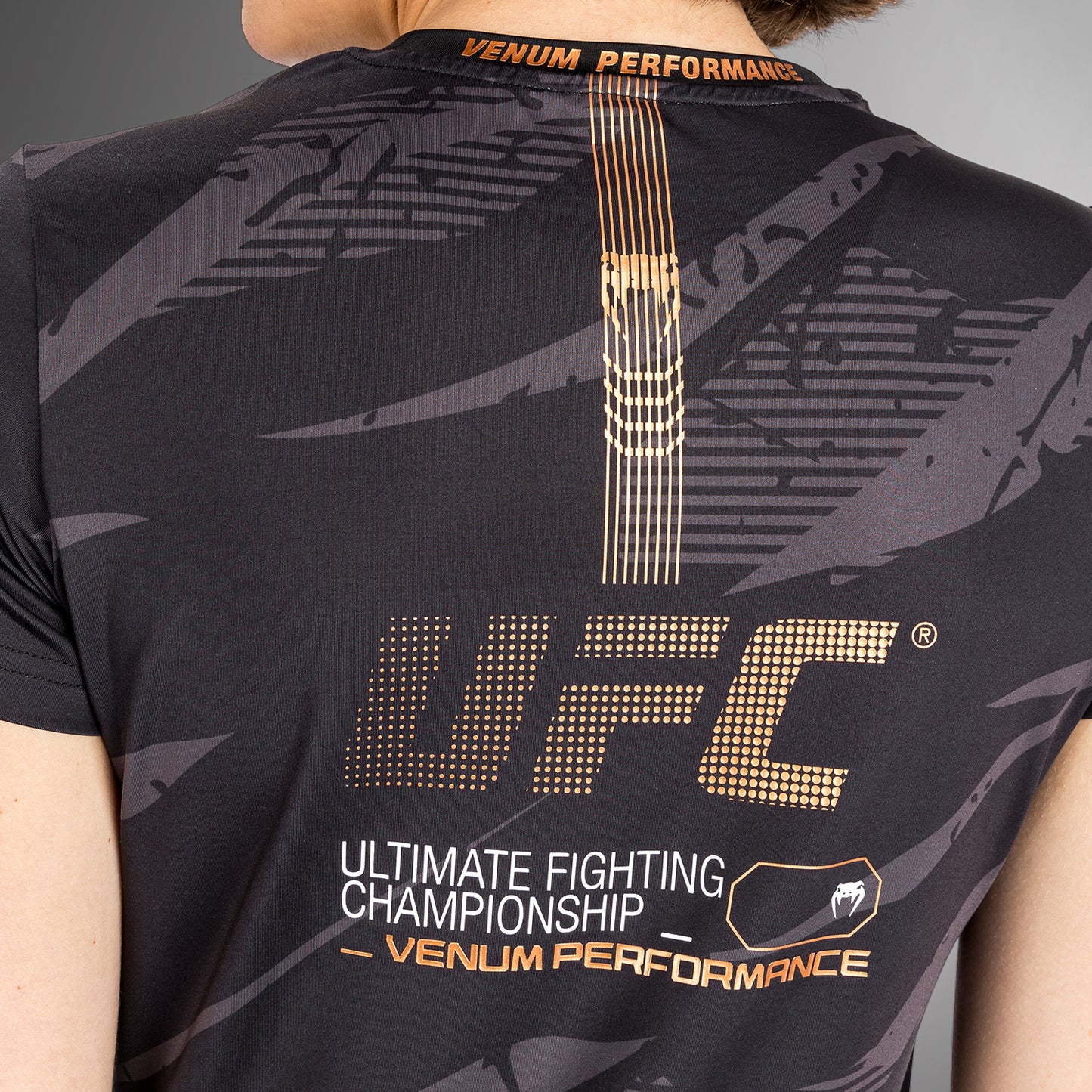UFC Adrenaline by Venum Fight Week 여성용 드라이 테크 티셔츠 – 어반 카모