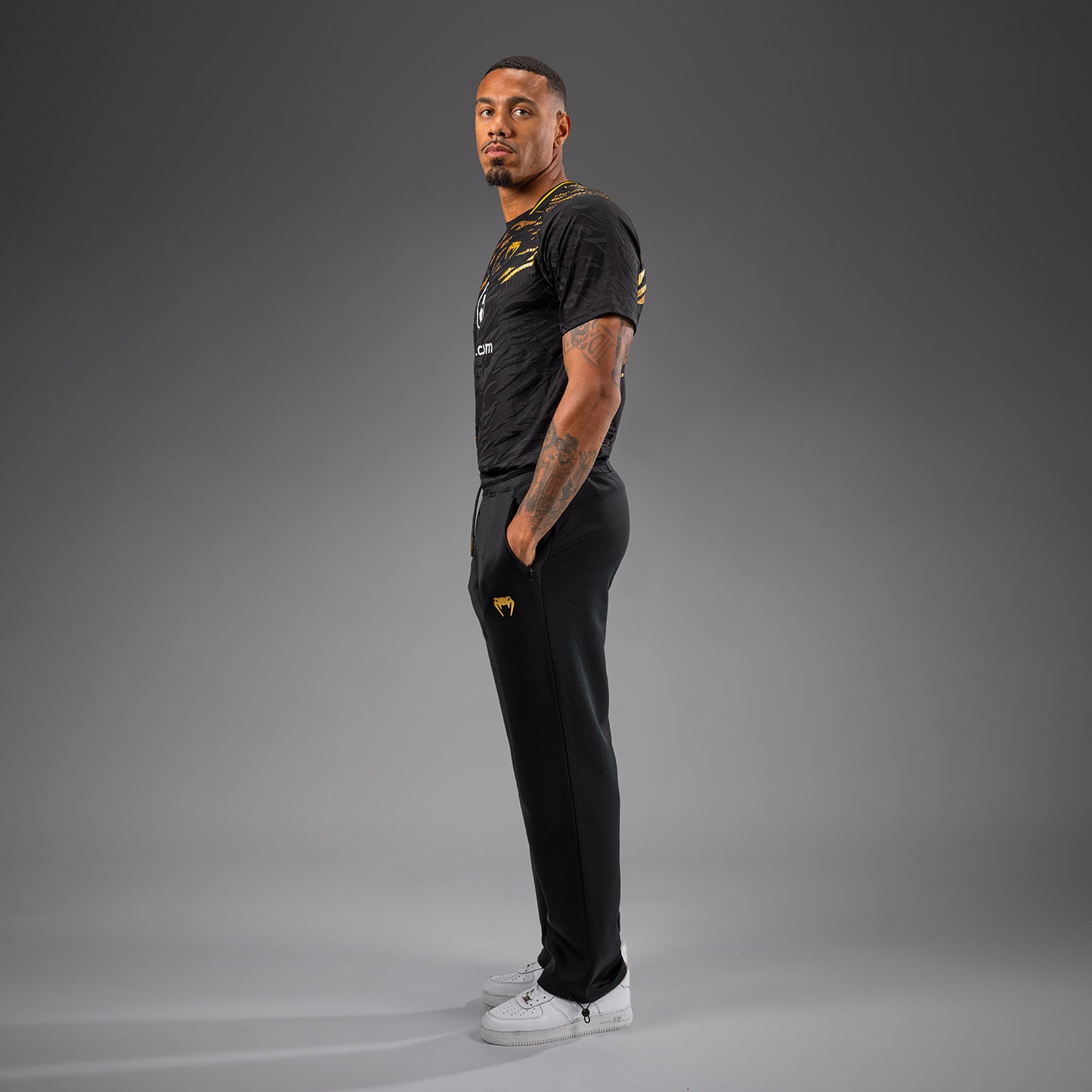 UFC Fusion by Venum Authentic Fight Night 남성용 스트레이트 레그 워크아웃 팬츠 – 챔피언