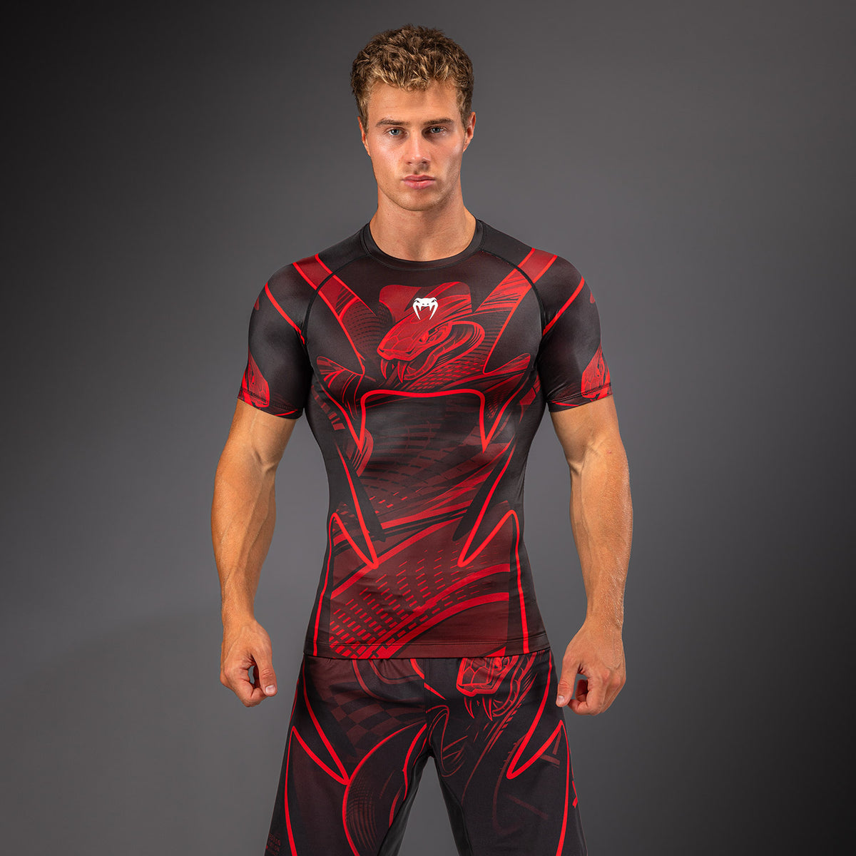 Venum Crimson Viper 2.0 반팔 래시가드 - 블랙/레드