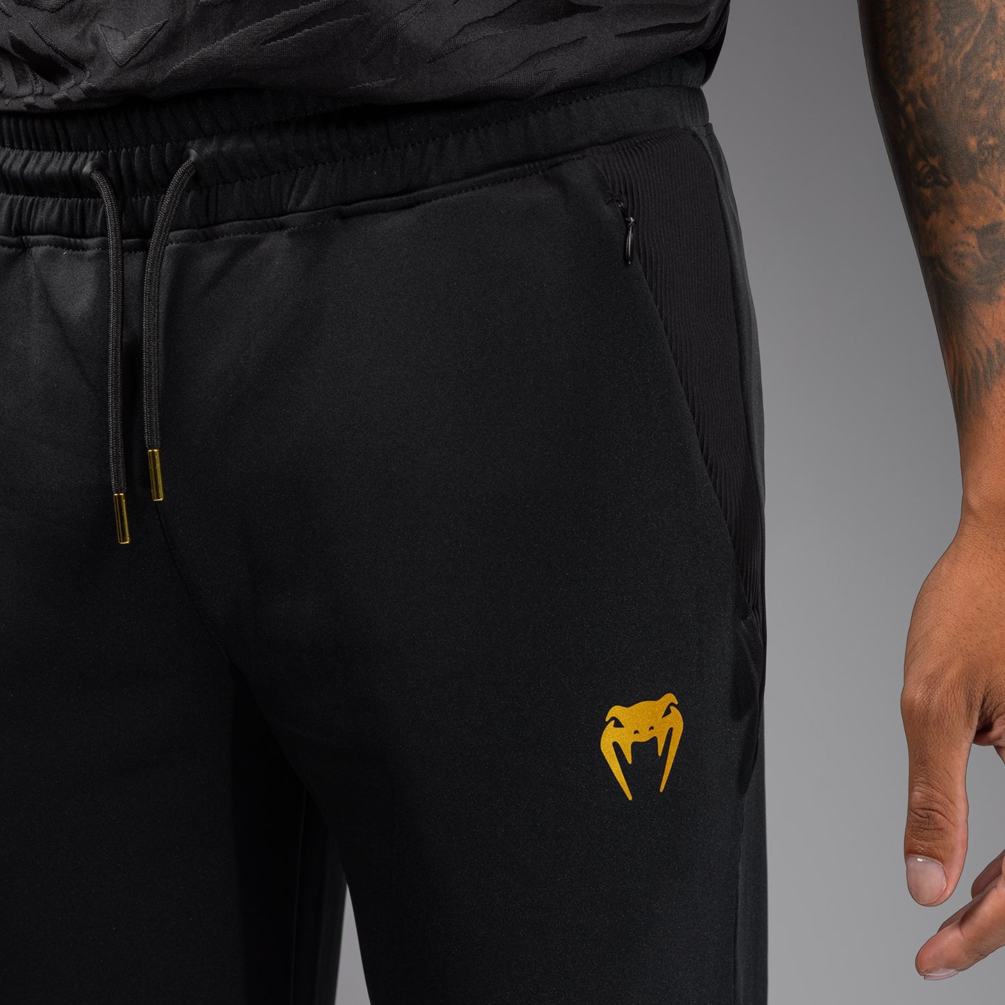 UFC Fusion by Venum Authentic Fight Night 남성용 스트레이트 레그 워크아웃 팬츠 – 챔피언