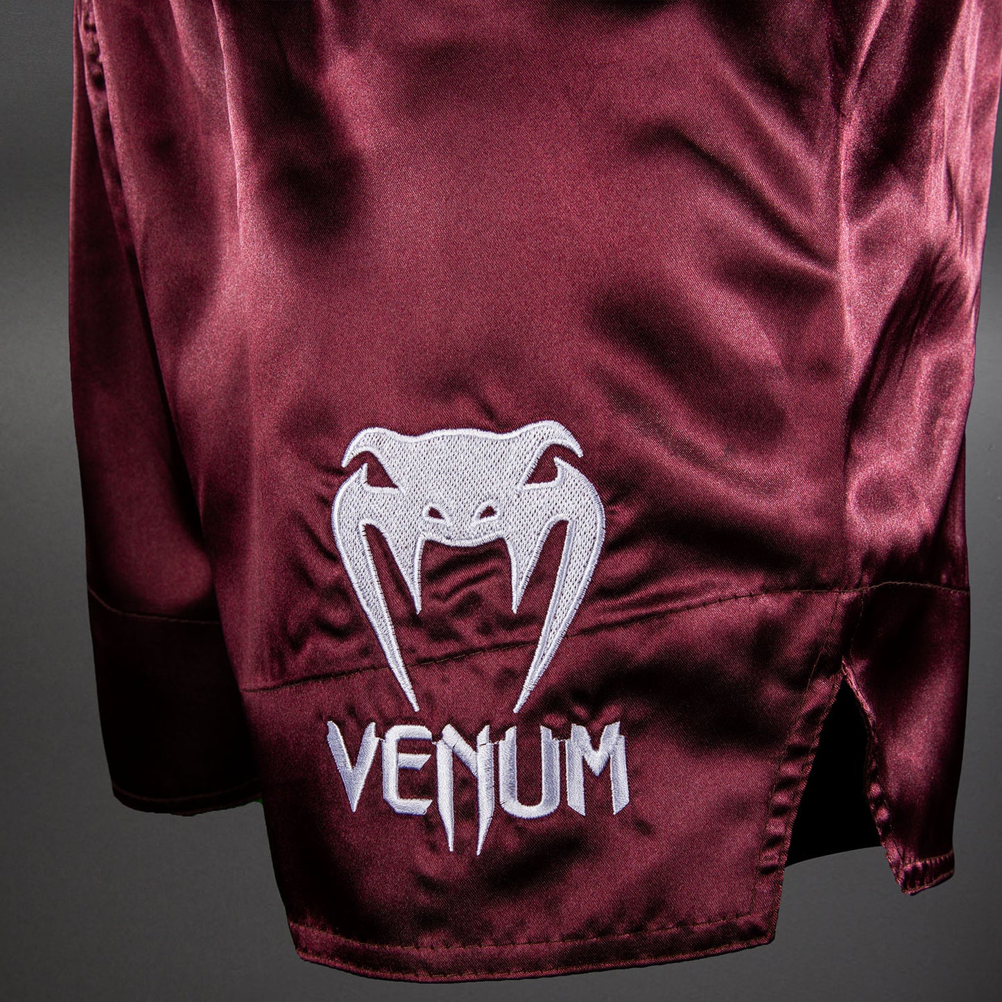 Venum Classic 무에타이 쇼츠 – 버건디