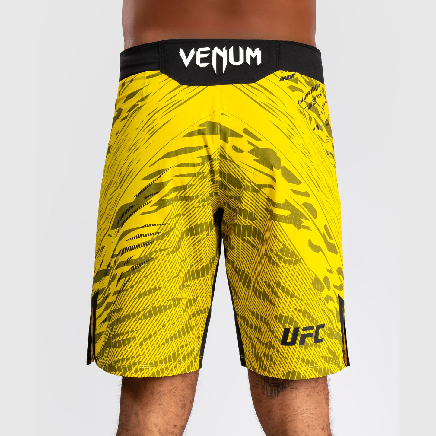 UFC Fusion by Venum 남성용 파이트 쇼츠 – 롱 핏 – 옐로우
