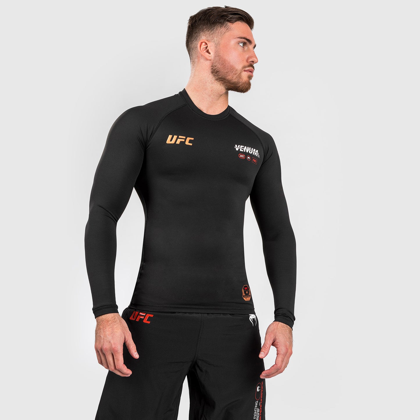 UFC Adrenaline by Venum Fight Week 남성용 퍼포먼스 긴팔 래쉬가드 – 블랙
