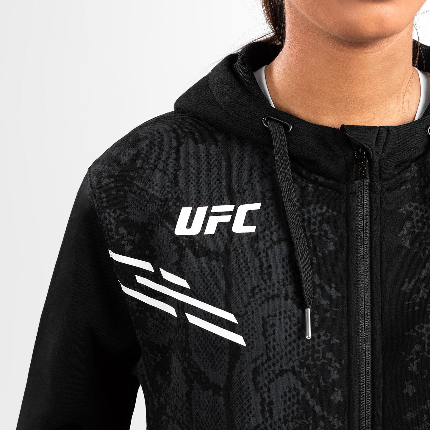 UFC Adrenaline by Venum 여성용 집업 후디 – 블랙
