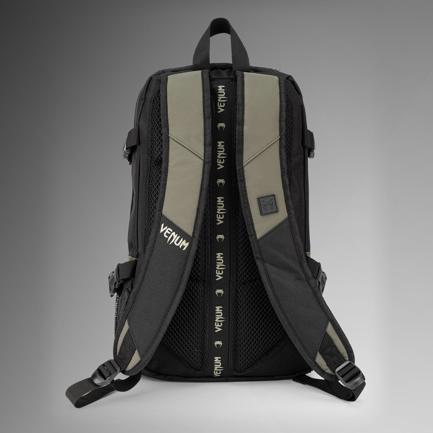 Venum Challenger Pro Evo 백팩 (20-25L) – 카키/블랙