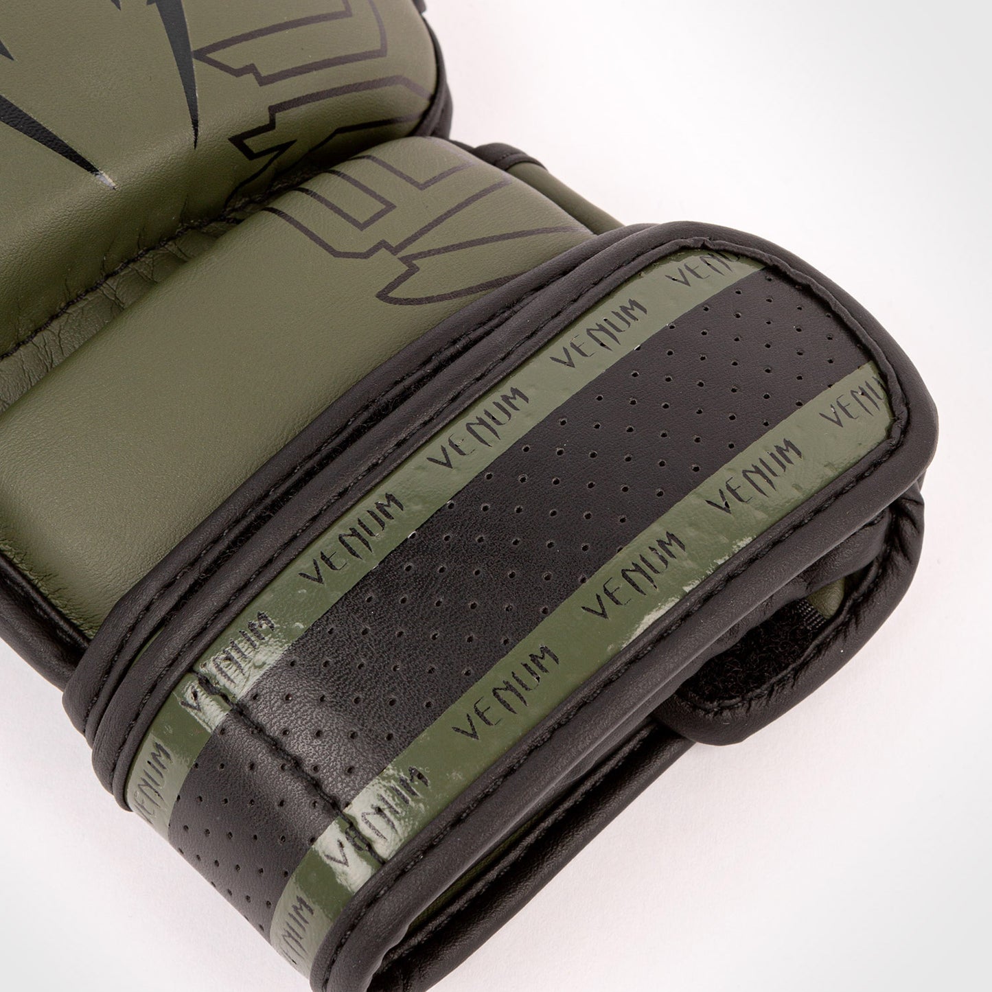 Venum Impact 2.0 MMA 글러브 – 카키/블랙