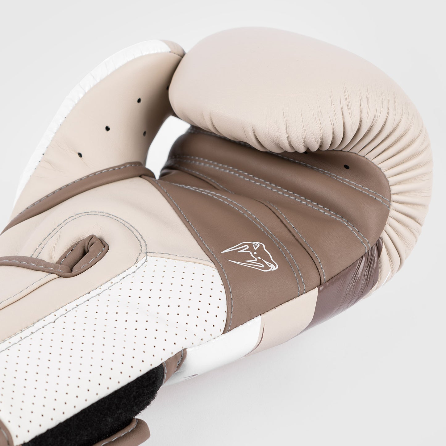 Venum Elite Evo 복싱 글러브 – 샌드