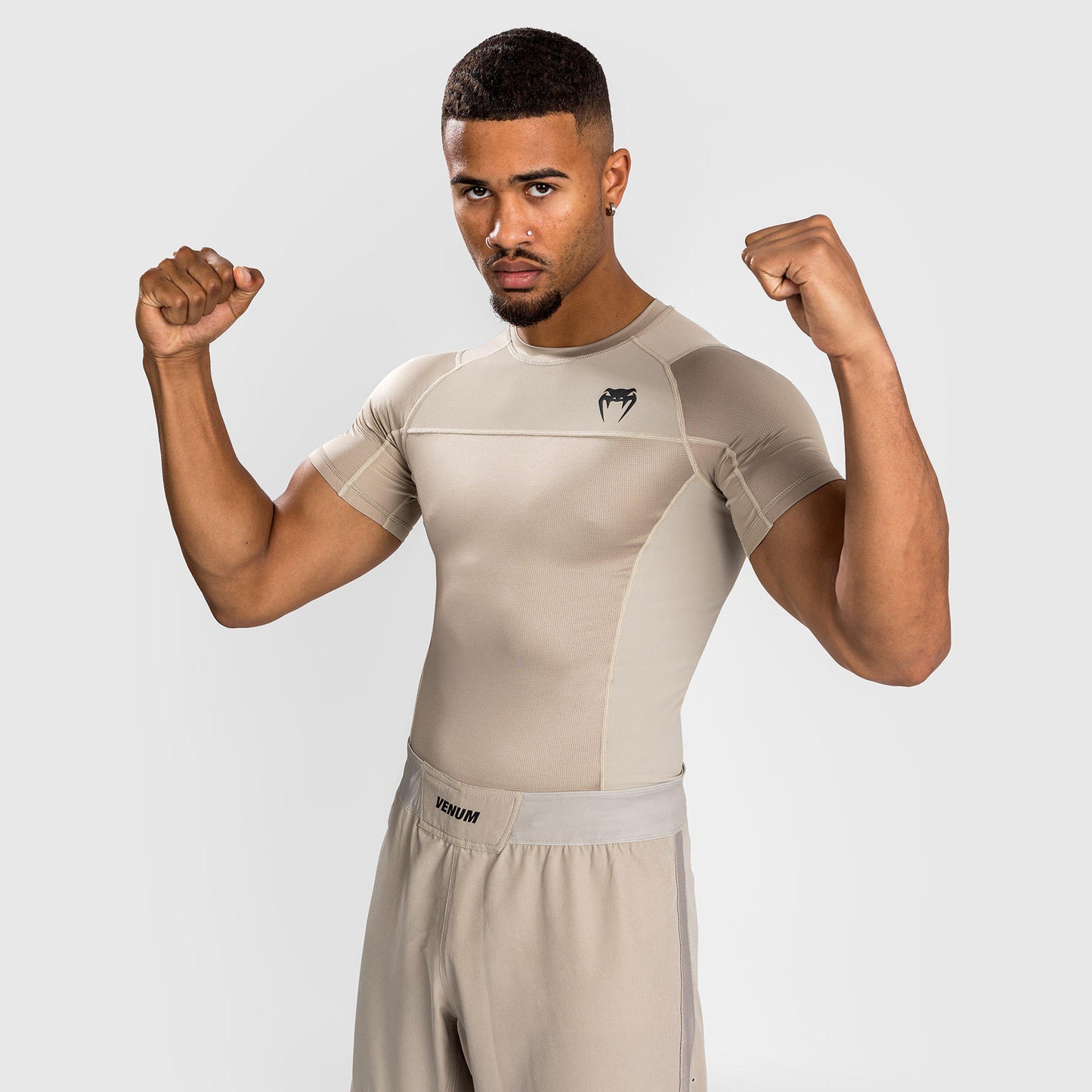 Venum G-Fit Air 래쉬가드 반팔 – 샌드