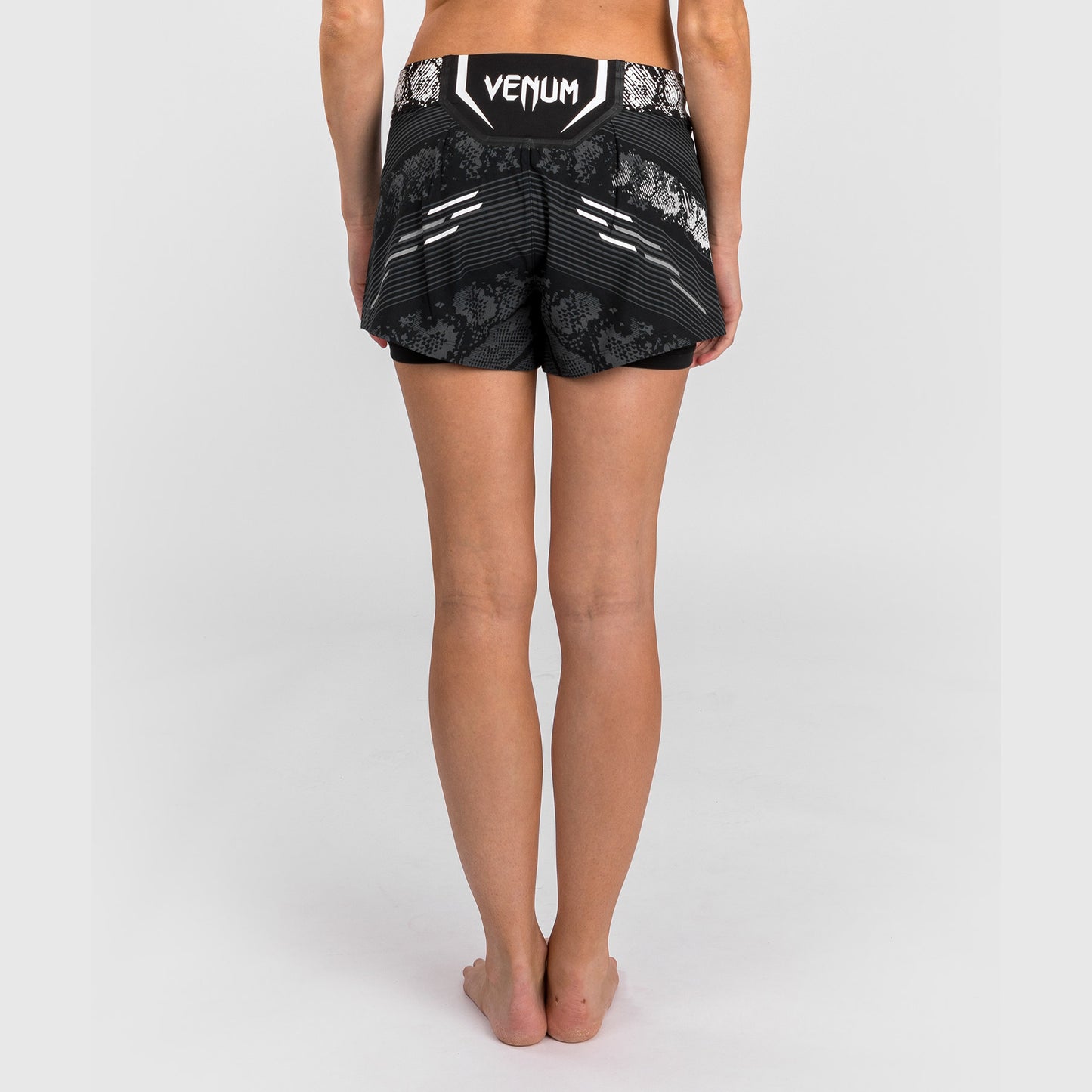 UFC Adrenaline by Venum Authentic Fight Night 여성용 파이트 쇼츠 – 블랙