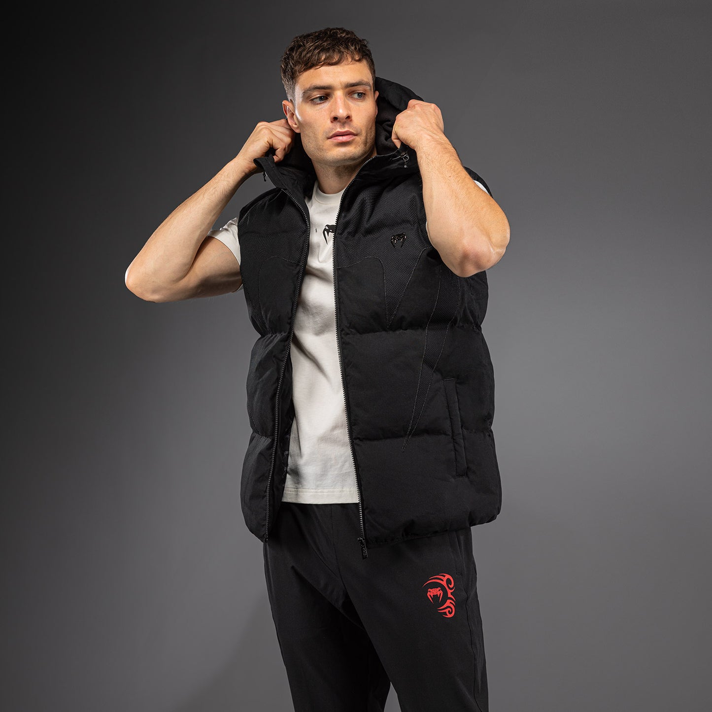 Venum Attack Urban Gi 다운 베스트 – 블랙