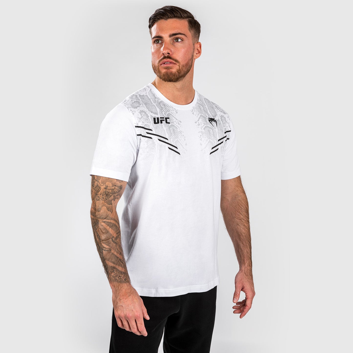 UFC Adrenaline by Venum Replica 남성용 반팔 티셔츠 – 화이트