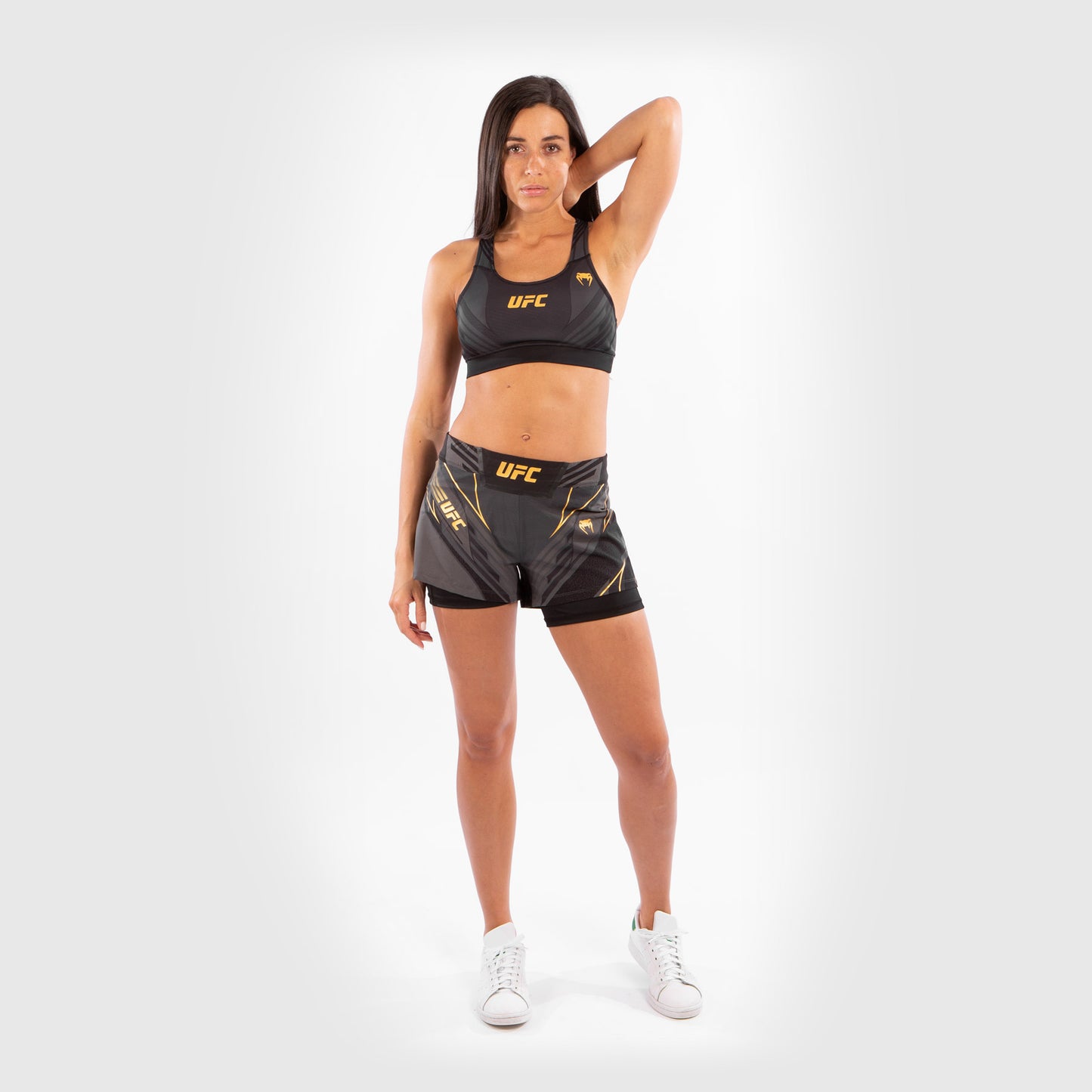 UFC Venum Authentic Fight Night 여성용 쇼츠 – 숏 핏 – 챔피언