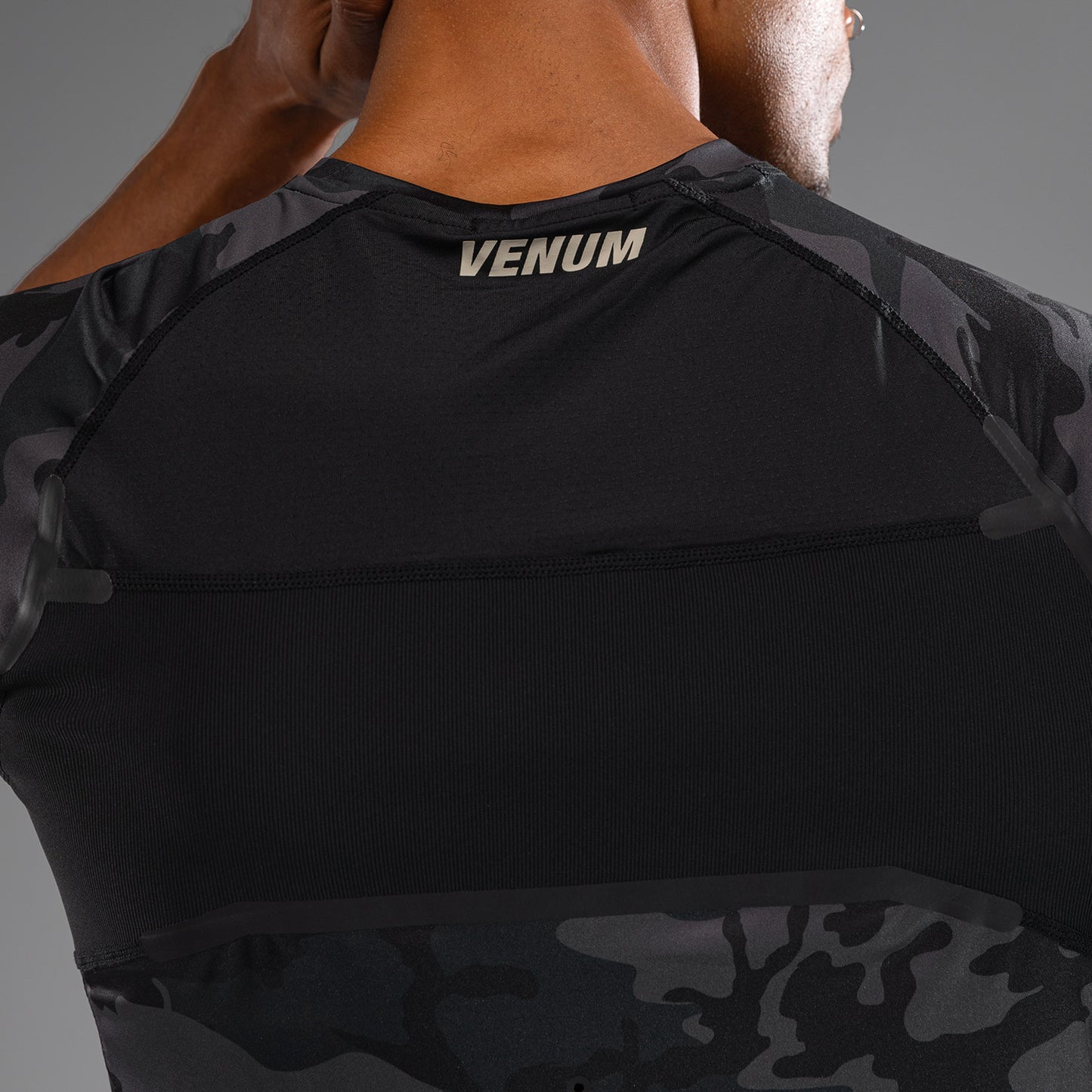 Venum G-Fit Air 남성용 드라이 테크 티셔츠 – 어반 디지털 카모