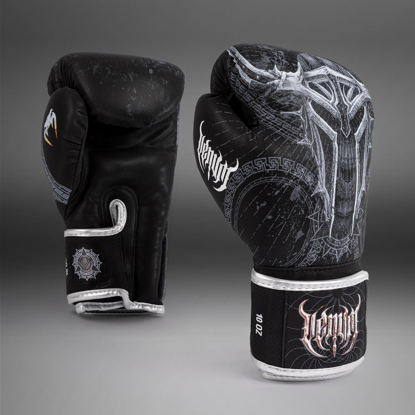 Venum Gladiator 5.0 복싱 글러브 – 블랙/실버