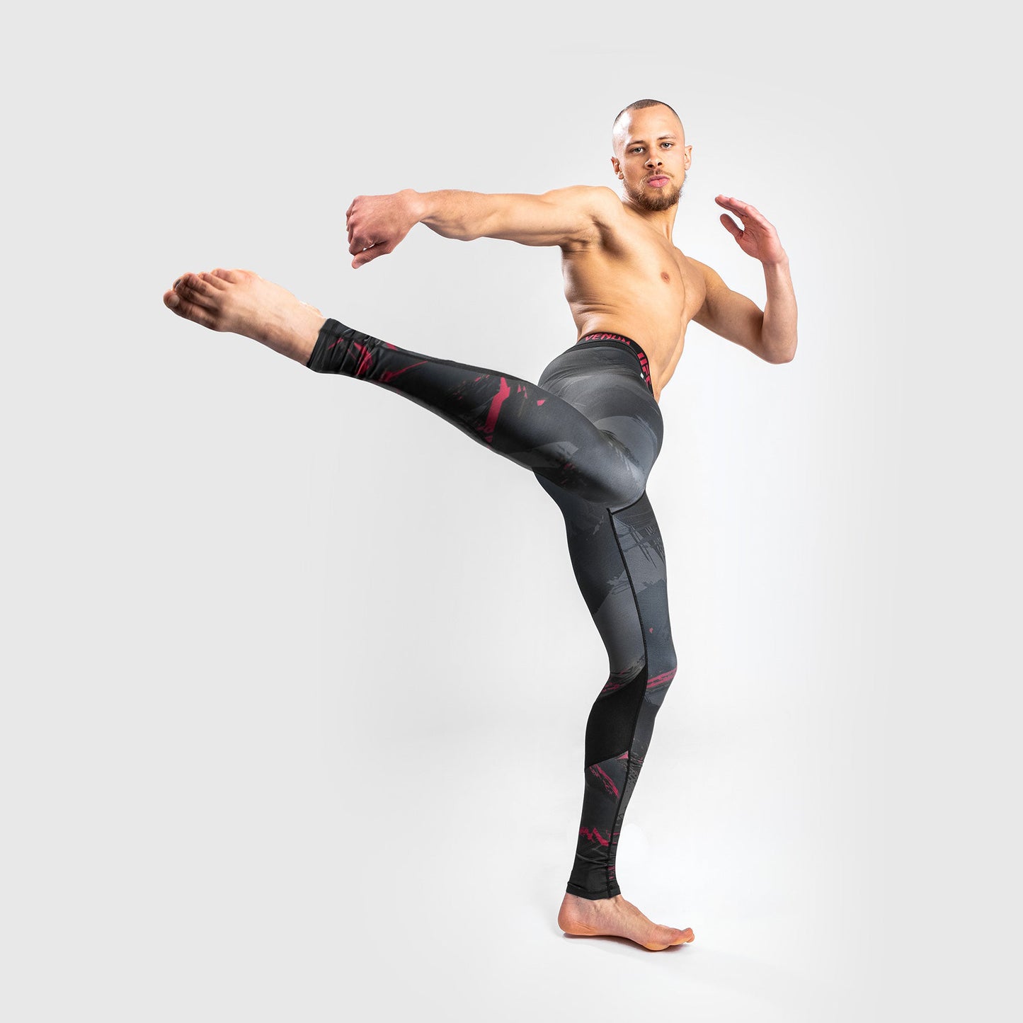 UFC Venum Authentic Fight Week 남성용 2.0 퍼포먼스 타이츠 – 블랙