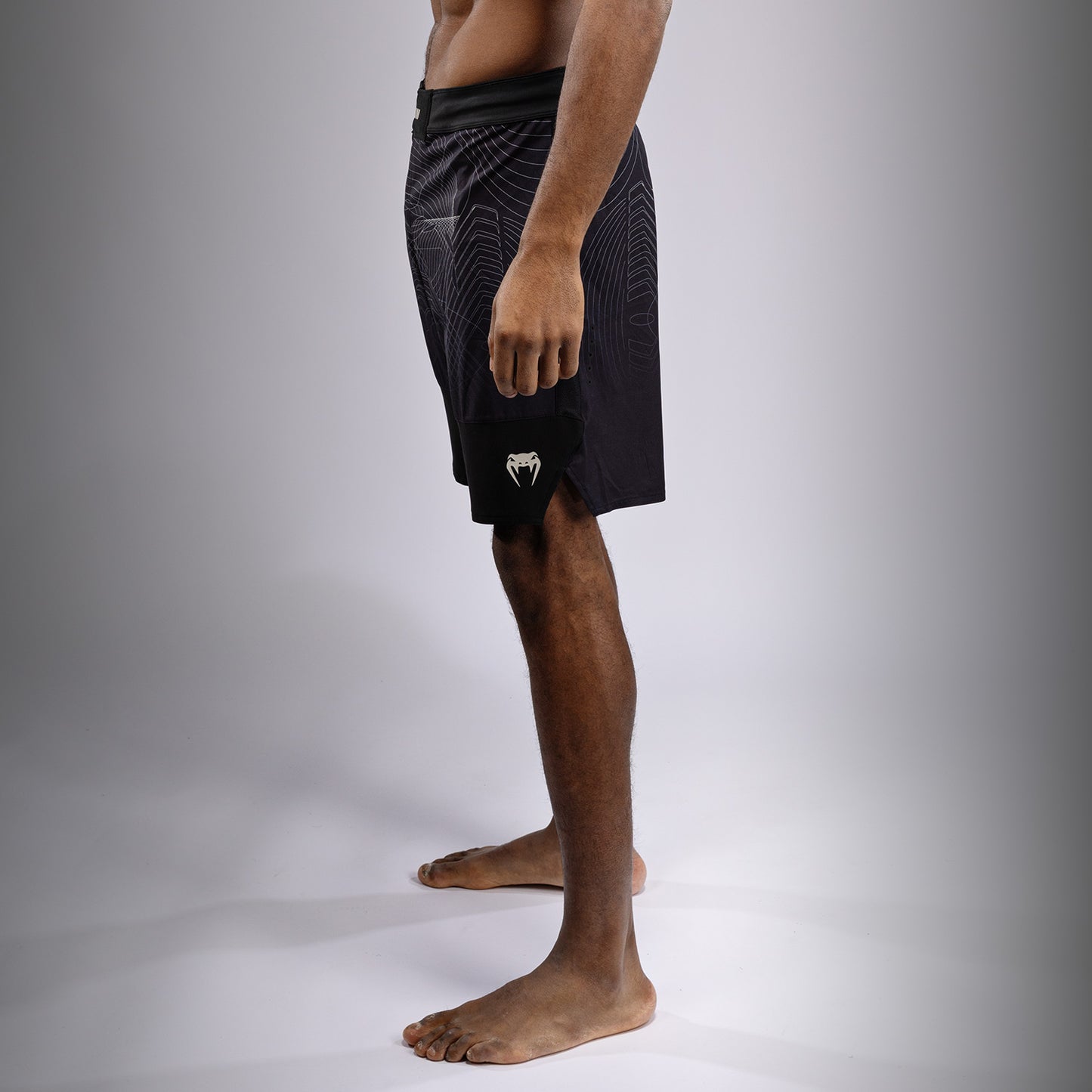 Venum G-Fit Air 남성용 파이트 쇼츠 – 딥 블랙/데저트 샌드