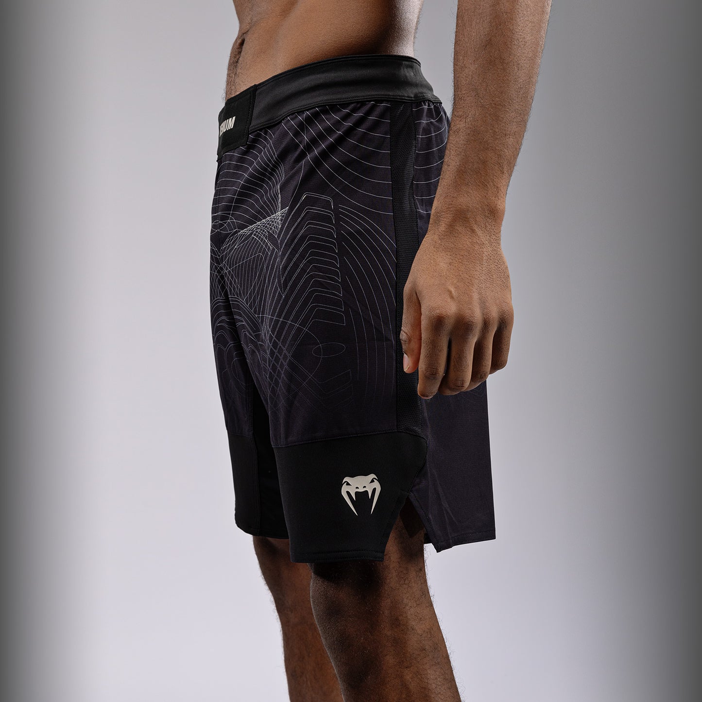 Venum G-Fit Air 남성용 파이트 쇼츠 – 딥 블랙/데저트 샌드