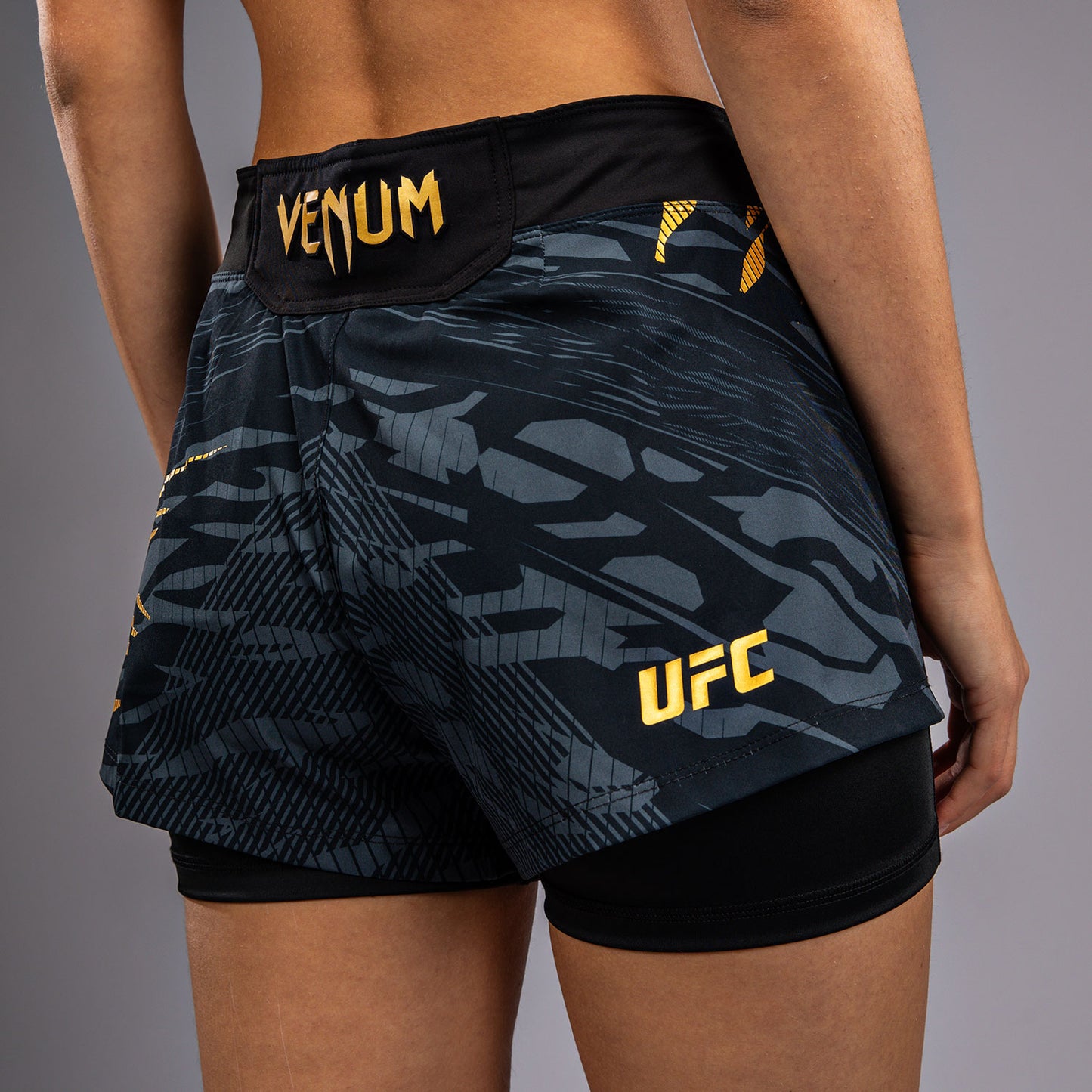 UFC Fusion by Venum Authentic Fight Night 여성용 파이트 쇼츠 – 챔피언